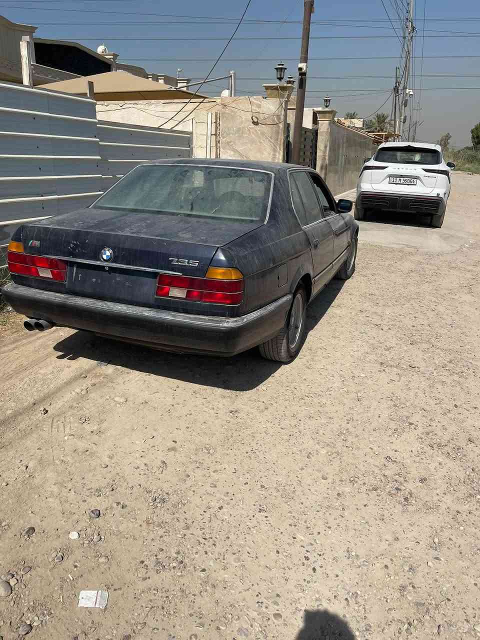 اخوان بيم ٧٣٥ رقم بغداد إنكليزي السياره جديده تبريد شغال بيع مستعجل مشتريه ٧٥ السعره قفل  ٤٦العنوان الدوره رقم ***********
