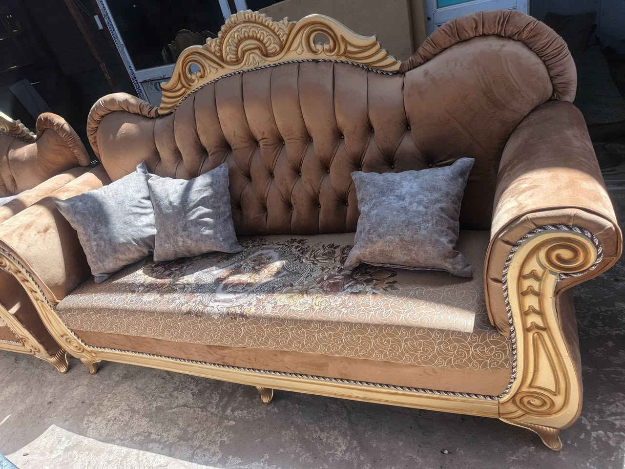 السلام عليكم
تخم جديد ١٠ نفرات تسكام الثقيل مع كوشات واكو توصيل الي باب بيتك***********
