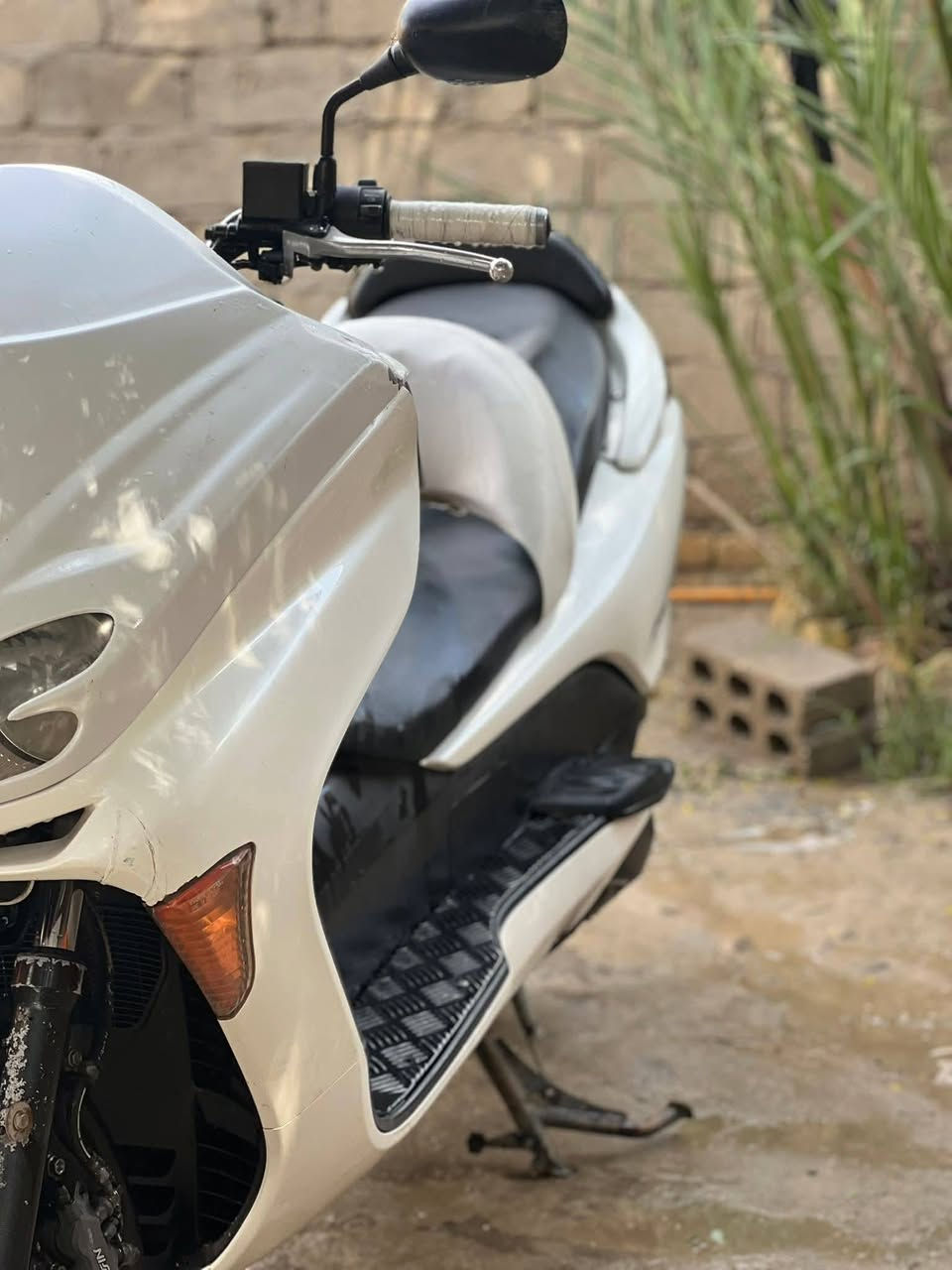 سلام عليكم اخوان فورزه 08 للبيع لون ابيض موديل 2008 محرك 250cc عميه بلاد دراجه خير من الله كامله ما بيها اي نقض غير جاملغ الكدام ول دوشمه  ول باقي ما بيهاي اي شي معدل 120 ناعمه محرك ما مفتوح تخم تاير جديد ستوني مسويلها ادامه ول كفر نضافه 75‎%‎شوفت عينك مثل ما موضح بل صوره اوراق كامله سعرها (مليون) وبيها مجال للتواصل متواجد 24ساعه *********** مكاني الديوانيه الحمزه الشرقي

