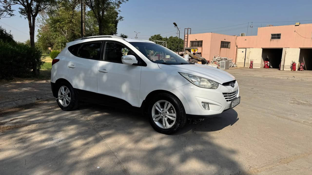 سةرةتا بةناوى خوداى گةورة
توكسؤن ٢٠١٣ بئ بؤياغ سئ ساردى هةية بئ ژؤرئ بئ أرباگ لةگةل كةمةك تةزرة ١٨٥ رؤشتية رةقةمةو سةنةوى تازةية گئرو مةكينة بةشةرت 
129كةمةك مةجال
*********** أربيل, العراق
