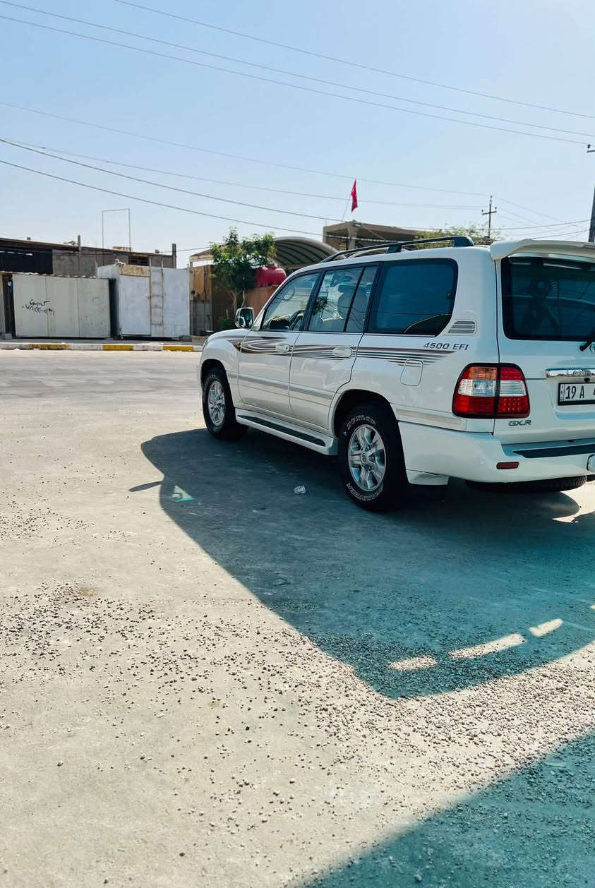 السلام عليكم 
للبيع لاندكروز ٢٠٠٧ اصل 
فول موصفات 
 ٧ راكب 
تبريد ثلاث قطع 
هوك سحب 
دفع رباعي 

رقم كربلاء بسمي دولي مميز ثلاث ارقام 
زراكات لايت 
حساسات خلفيه كأمره 
شاشه 
مكينه سته سلندر ٤٥٠٠ السياره جاهزه من كلشي 
باقي التفاصيل لاتصال  مكاني كربلاء ***********
