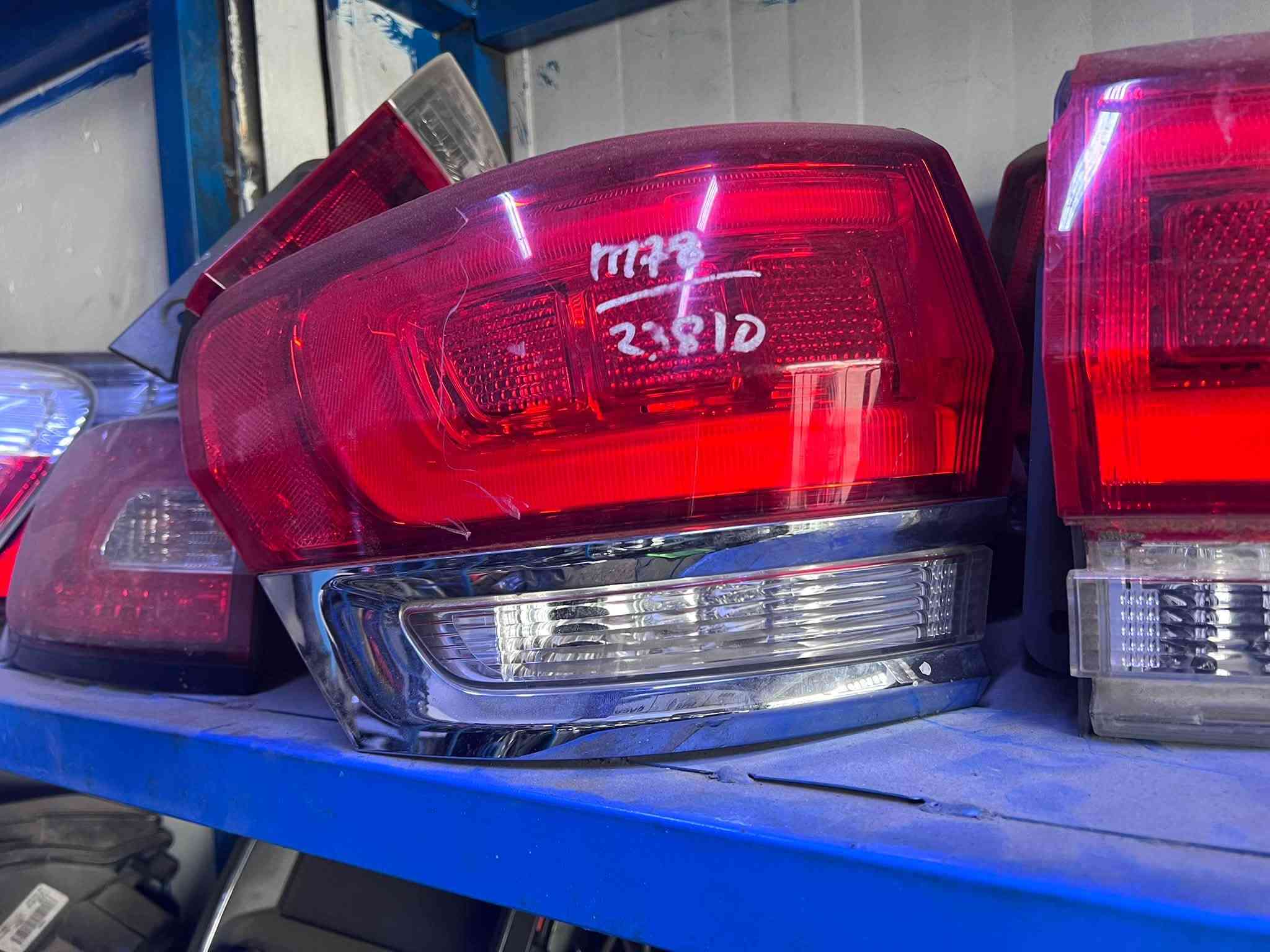 قطع غيار • جيب • تفصيخ نضيف