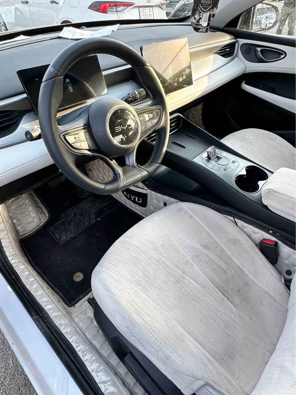 Seal 05 2025 
٣٠ هەزار کم ڕۆیشتوە 
بێ بۆیاخ و سارد ٢ چاڵی هەیە 
جوانکاری بۆ کراوە کامل ئەشیای خۆی لەگەڵە 
*********** السليمانية, العراق
