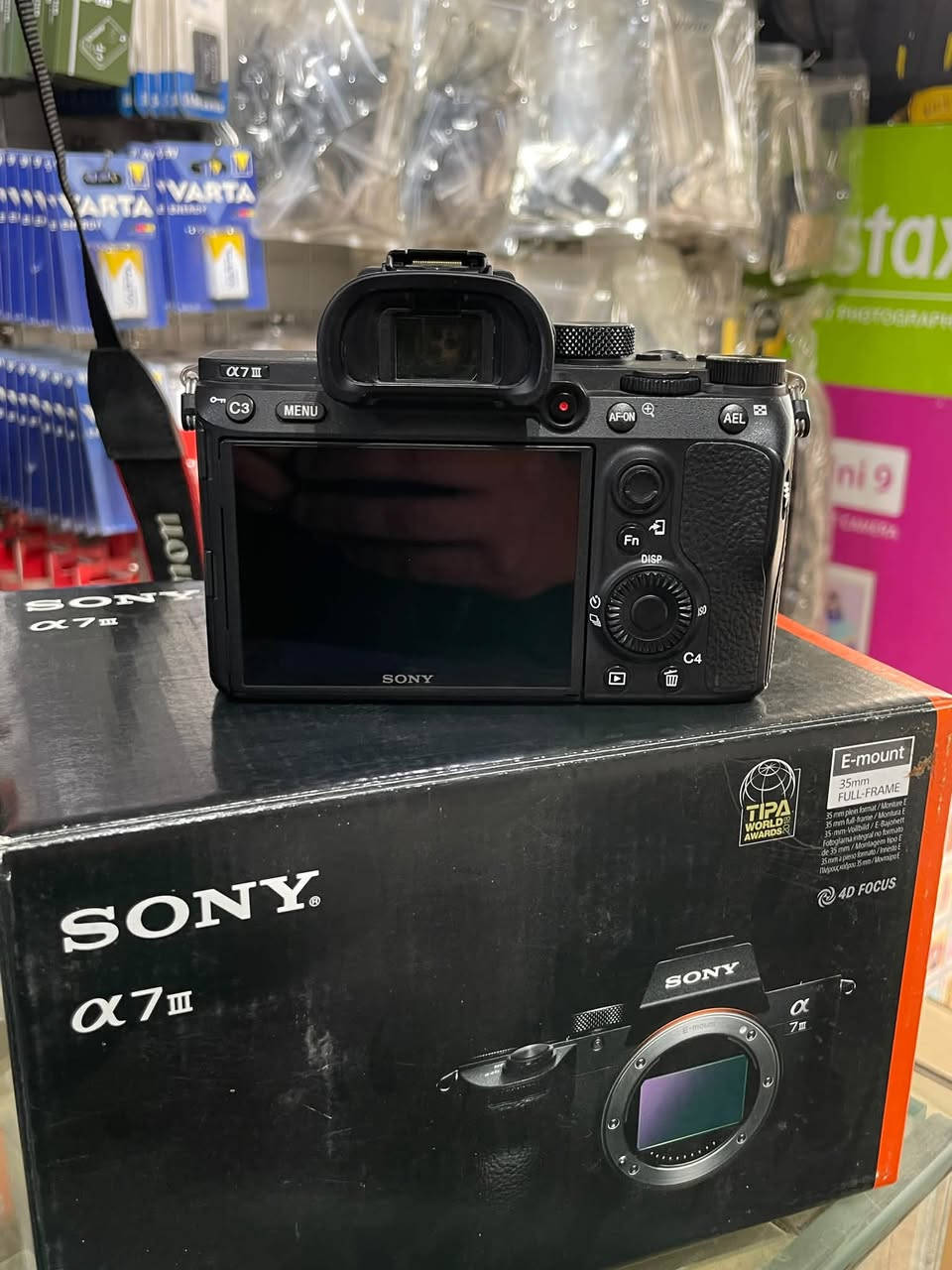 سوني A7 III • فول فريم ٢٤.٢ ميجابكسل • مستعملة نظيفة