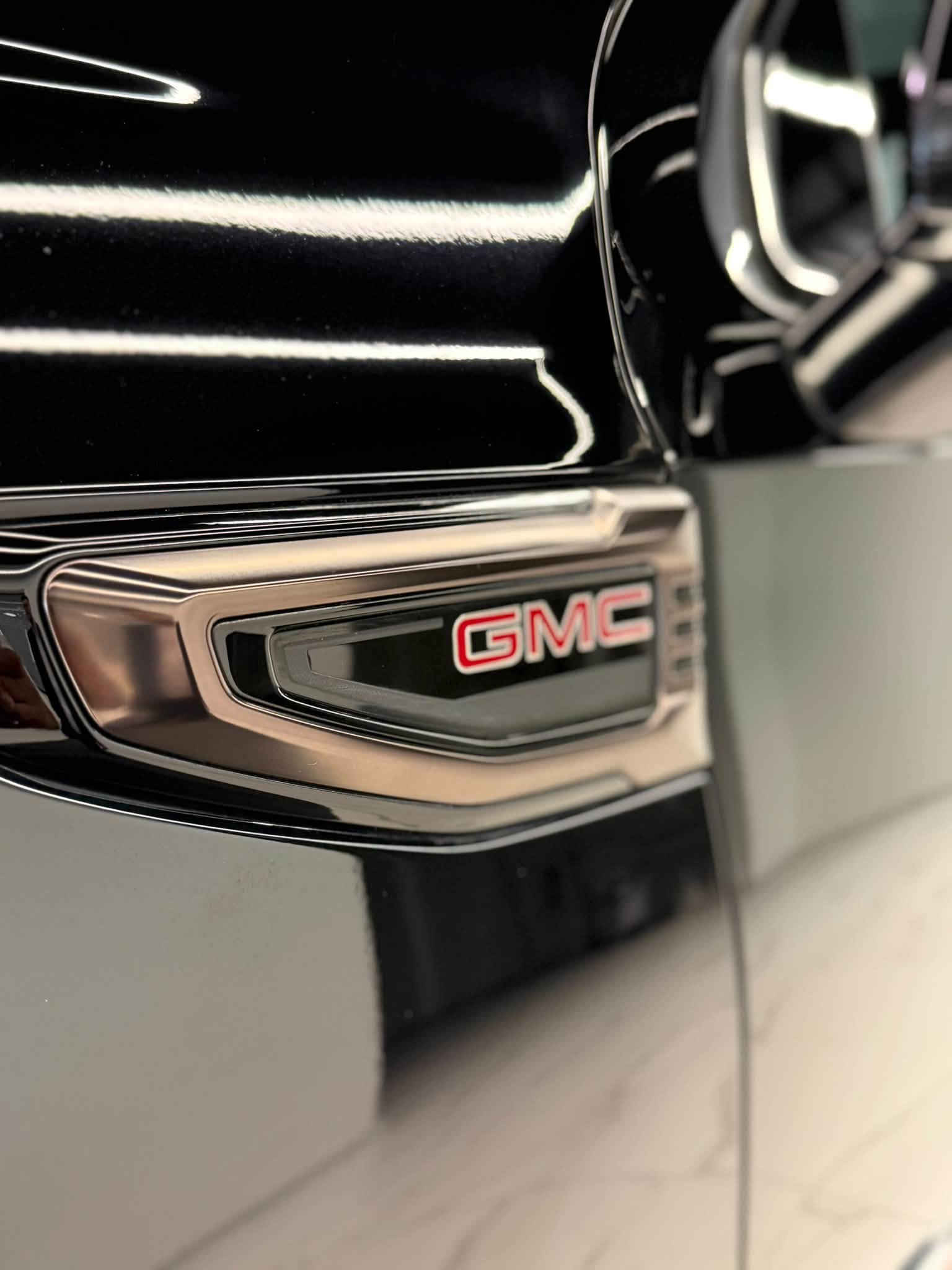 🔥 GMC AT4 2026 🔥

مو مجرد سياره عاديه … هذه هيبة الـ AT4.
قوة أمريكية، حضور استثنائي، وتجهيزات مصممة للقيادة بثقة على كل طريق.

💥 V8 6.2L
⚡ 420 حصان
🔄 ناقل حركة 10 سرعات أوتوماتيك
🛞 دفع رباعي 4×4
⬆️ رفع مصنع 2 إنش
🛡️ تجهيزات AT4 للطرق الوعرة
🖥️ شاشة وسطية كبيرة + عدادات رقمية

━━━━━━━━━━━━

🏢 شركة المهند للسيارات
📍 بغداد – معارض النهضة
📞 ***********

GMC AT4 — القوة تُرى قبل أن تُسمع.
