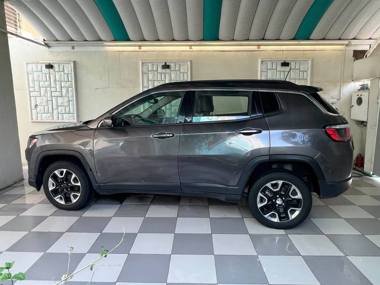 سلام عليكم
جيب كومباس 2018
مكينه 2.4L
ماشيه 130
گير مكينه ع شرط
حداديه 80‎%‎
كشن جلد 
بصمه
كشن سايق تحكم
رقم كربلاء شرط المداور
ضرر جاملغ والباب جهة السايق ملاون
والجاملغ الخلفي فقط 
مكفوله من الشواصي 
السعر 98 وبيه مجال بسيط
***********
