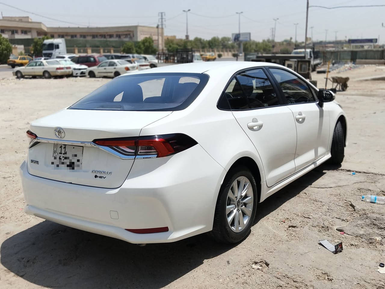 السلام عليكم للبيع فقط كورلا ٢٠٢٥ السياره الموصفات المعروفه فتحه داخل اسود بصمه ماشيه٢٢ الف رقم بغداد شبه مميز بسمي بيها بارد حق ٤ اصابع بل هلال ورصعه بل جنطه السعر١٥٧ وبيها مجال حق الجيه
للاستفسار 
***********

