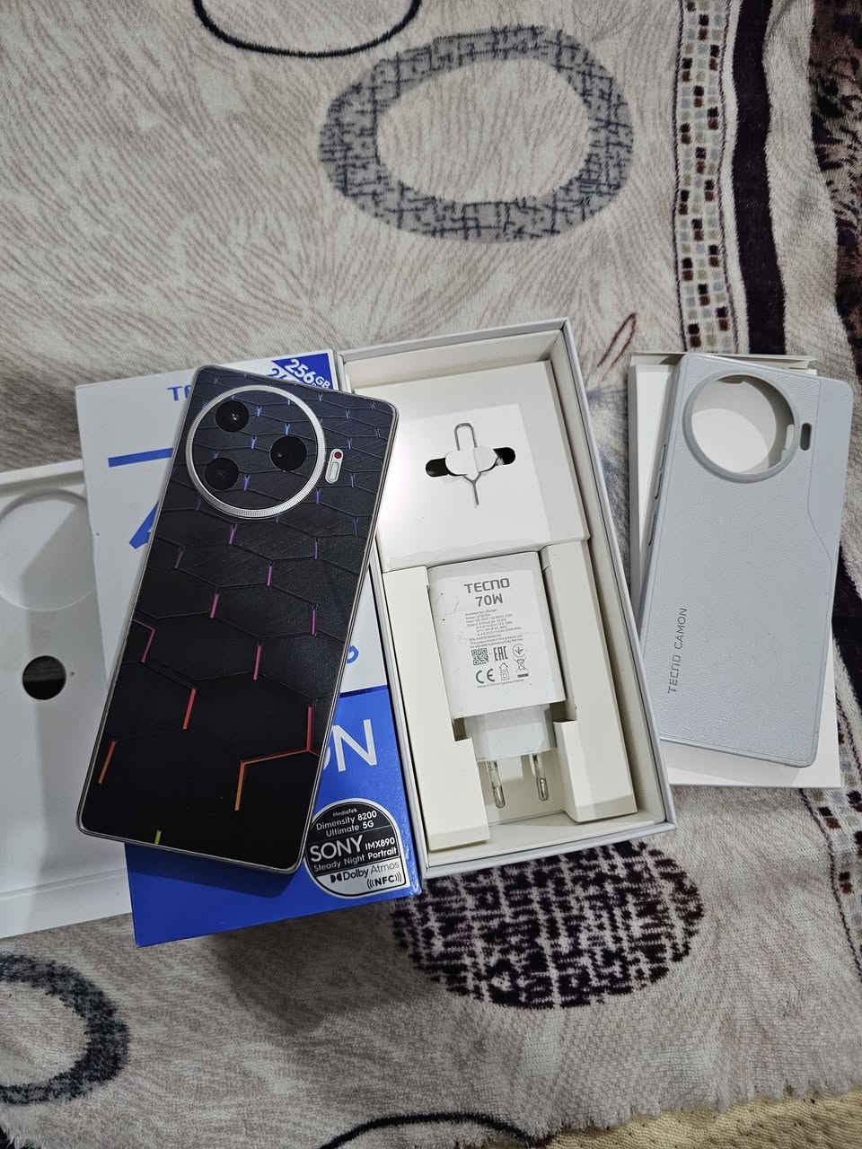 تكنو كامون 30 برو 5G

90 فريم 

144 هيرتز

شاشه اوملد بصمه مدمجه بالشاشه

ذاكره 256 رام 12+12

معالج 8200 دايمن ستي التما

بطاريه 5000 

شاحنه 70  واط

كامل ملحقاته 

نظافه 90 وفوك
