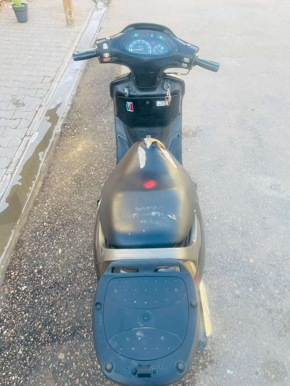 فراشه حاويه ياباني  محرك ما مفتوح كهربائيات كله شغاله كفاله نعومة شلعه مكان نجف السعر 650اوبيه مجال ***********
