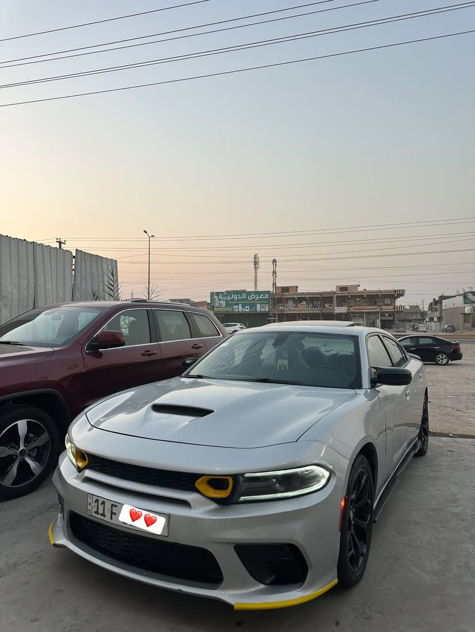 للبيع  او مراوس جارجر مديل 2019 أمريكي مكينه V6 مواصفات فول فتحت سقف ومعروفه باقي المواصفات سياره بيها نصبه احلى منصور بهواي كلش حلوه تخم تاير جديد تبريد ثلج رقم بغداد ب اسمي هزه جديده ورقم جديد صبغ فقط قطعه وحده الجاملغ الامامي الايمن والبنيد مبدل اصلي SRT القديم موجود سعر مناسب خاص او اتصل ع رقم الرد سريع متواجد واتساب ***********
