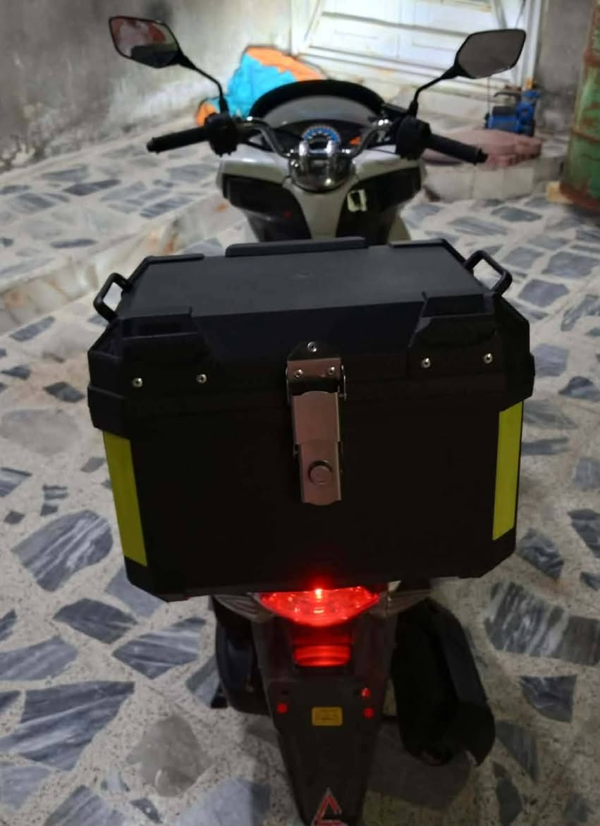السلام عليكم
درجه للبيع او مراوس حسب القناعه 
Pcx موديل 2018 
لون أبيض صدفي 
الدراجه كفاله عامه  من محرك من كفرات من كلشي 
ماعدى الدبل الامامي بي صوت من اتطس طسه 
والصالنصه مزروفه من جوه 
سعره 1450
للاستفسار الاتصال ***********
مكانه ديالى بعقوبه بهرز
