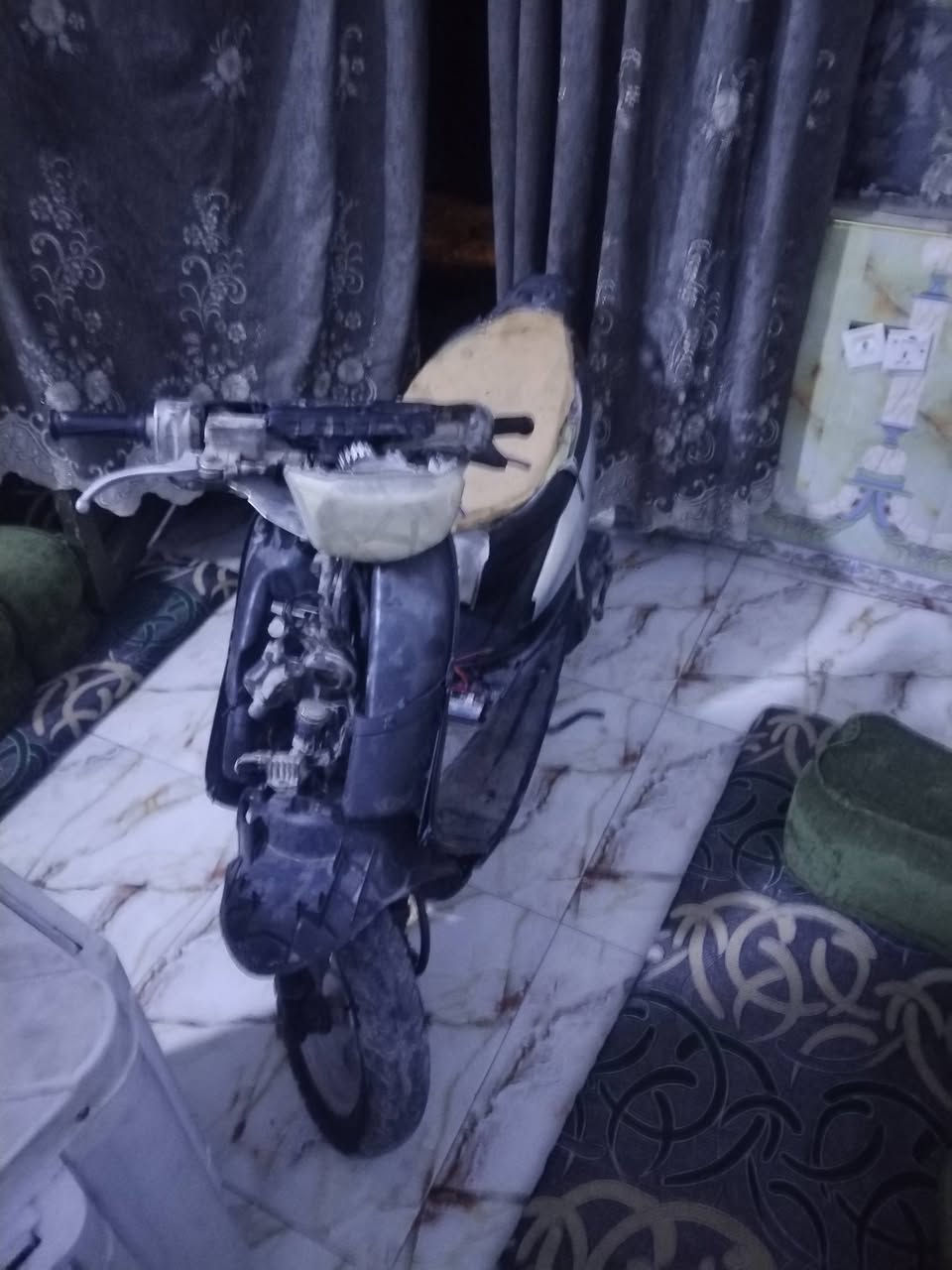 للبيع كومه حديد. هيه الله شاهد بس الناريه كطعت سويه تشتغل  هل مو جود تخذه السعر 75 الاتصال  ***********

