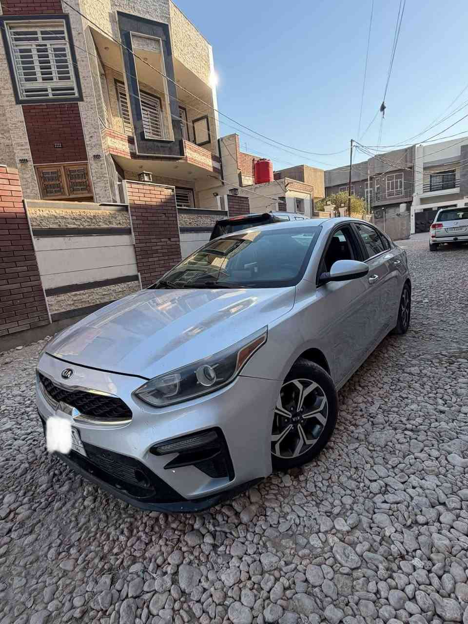 السلام عليك
كيا فورتي 
موديل 21
رقم بابل 
المواصفات
تحكم 
شاشه 
كامرا 
ويلكب 17 كروم مع تخم تاير
مكينه 2000 دوش 
حداديه جديده 
تبريد بي ضعف قليل
سياره باسمنه صار اله 4 سنوات
حادثه بنيد فقط ولباقي مكفول من صبغ
صور الحادث موجوده مع السونار 
السعر 119 وبيه مجال بسيط
مكاني بابل ***********@
