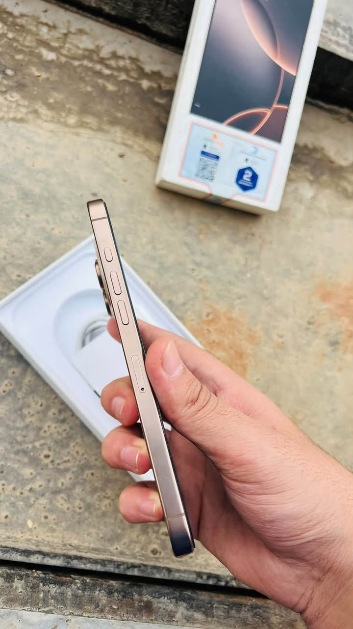 ايفون ١٦ برو ماكس • ٢٥٦ • بطارية ١٠٠٪