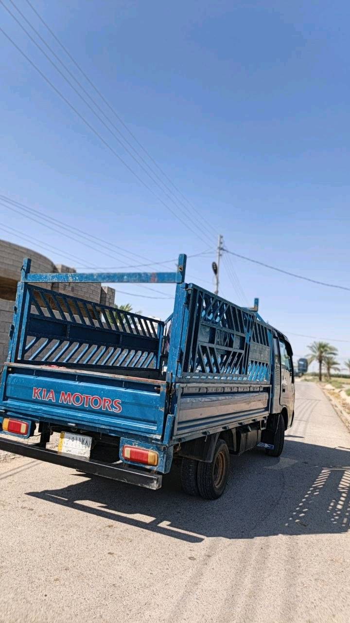 كيه بنكو ام عيون للبيع
موديل 2003 
سياره نضيفه ومرتبه ماناقصه 
كير محرك اكسل كفاله 
محرك 3000
تحويل مباشر 
مكانه رمادي 
لاستفسار عل رقم *********** وتساب