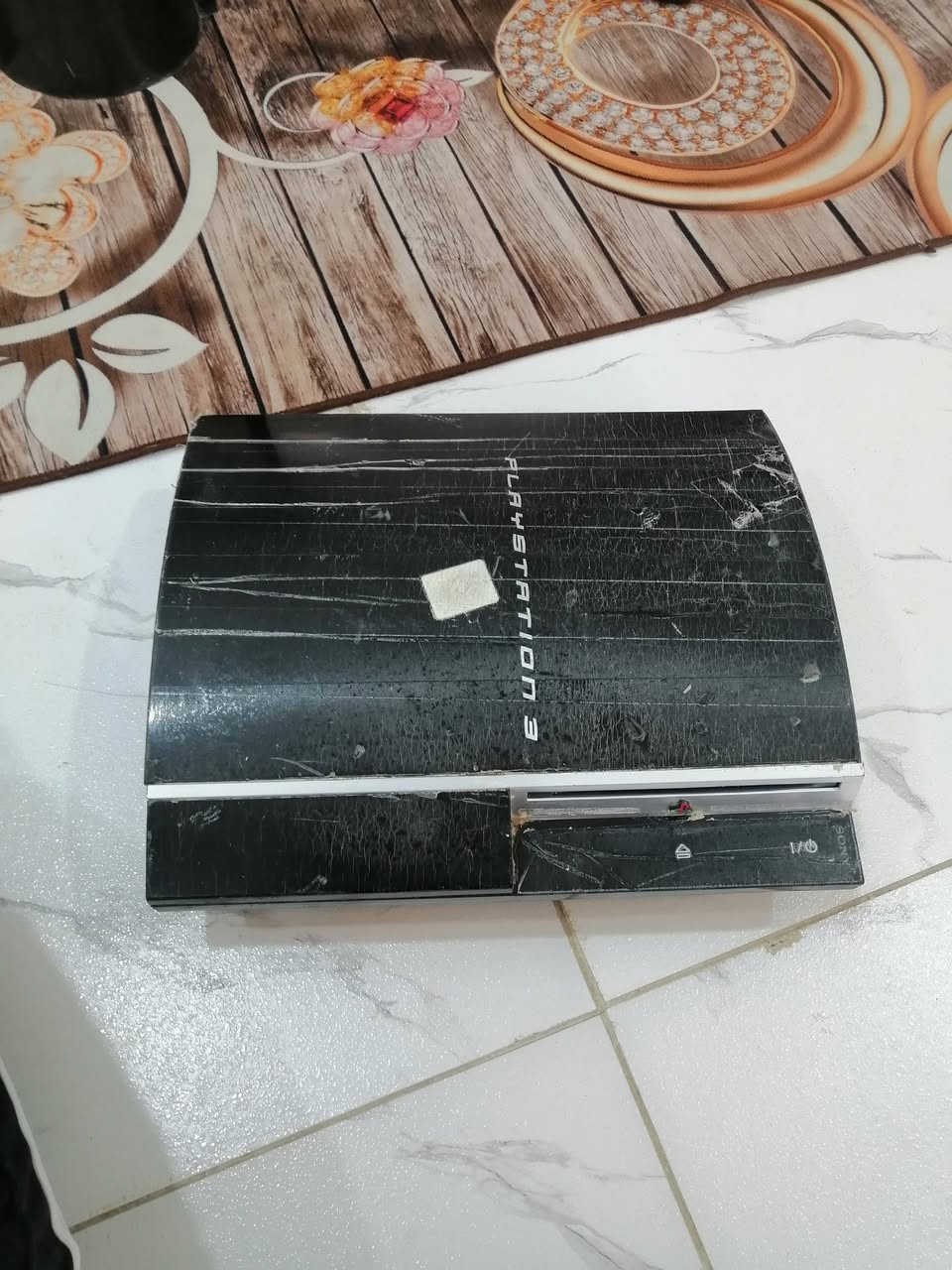 سماعات كبار شغالات صوتهن فول
بلي 3 عدد 2 بيهن مشكله الضوء الاخضر 
بلي 2 شغال مع كامل ملحقاته
شاشه حجم 16 مااعرف شنو مشكلتها
يو بي اس عوزه باتري فقط 
*********** واتسب او خاص
