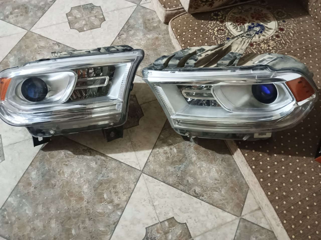 السلام عليكم.... يوجد زوج لايت دوج دورنكو موديل 20 مع جك جديد بوضع الشركة دوج دورنكو اصلي مع دبه ماء محرك اصليه مع كب ويل اصلي دورنكو اصلي......ابو وسام عايد الزريجاوي ***********وات ساب فايبر
