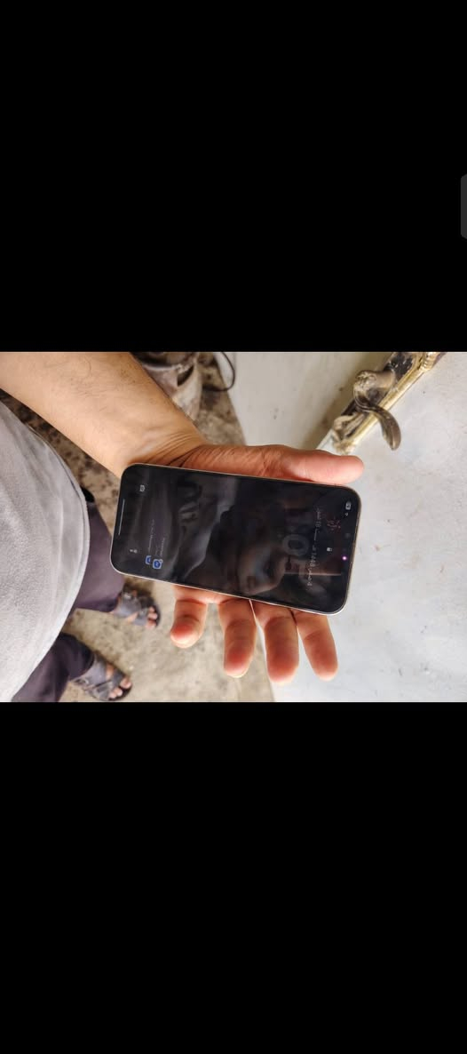 سلام عليكم إيفون للبيع 13برو ماكس بطاريه 77 ما مفتوح  أبد جهاز نضافه فول  ذاكرته 256 خط واحد نموذج m جهاز فول نضافه سعره 680 وبيه مجال قليل كلش أي استفسار اتصال ***********  مكان سماوه
