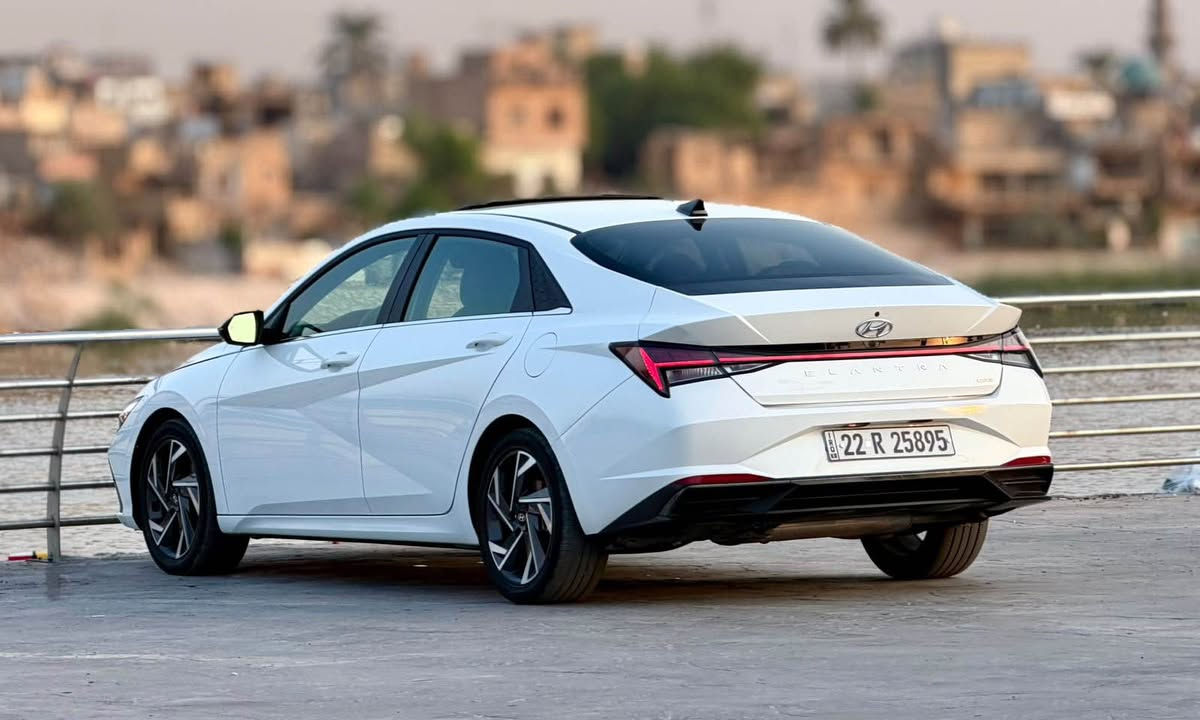 �

🚘 هيونداي إلنترا 2025 – فول مواصفات
🔥 هايبرد | واحد على واحد
🇺🇸 وارد أمريكي
📍 مرقم أربيل
📸 صور الحادث مرفقة مع صور السيارة
✅ بدون إيرباك
فقط الجنطه مبدله 
المواصفات:
🔹 فتحة سقف
🔹 بصمة تشغيل
🔹 داخل جلد
🔹 كشنات جلد
🔹 تدفئة وتبريد الكشنات
🔹 خزن ميموري للكشن
🔹 تشغيل عن بُعد
🔹 هندبريك دكمة
🔹 أوتو هولد
🔹 شاشة ديجتال
🔹 كامرة دوارة
🔹 رادارات
🔹 نقطة عمياء
🔹 إشارات بالمرايات
🔹 قيادة ذاتية
🔹 توقف ذاتي
🔹 3 أنظمة قيادة
🔹 نظام مانع انزلاق

📍 مكاني الحريه الدولعي 

***********
السعر 177 وبيه مجال بسيط للشرايه بغداد, العراق
