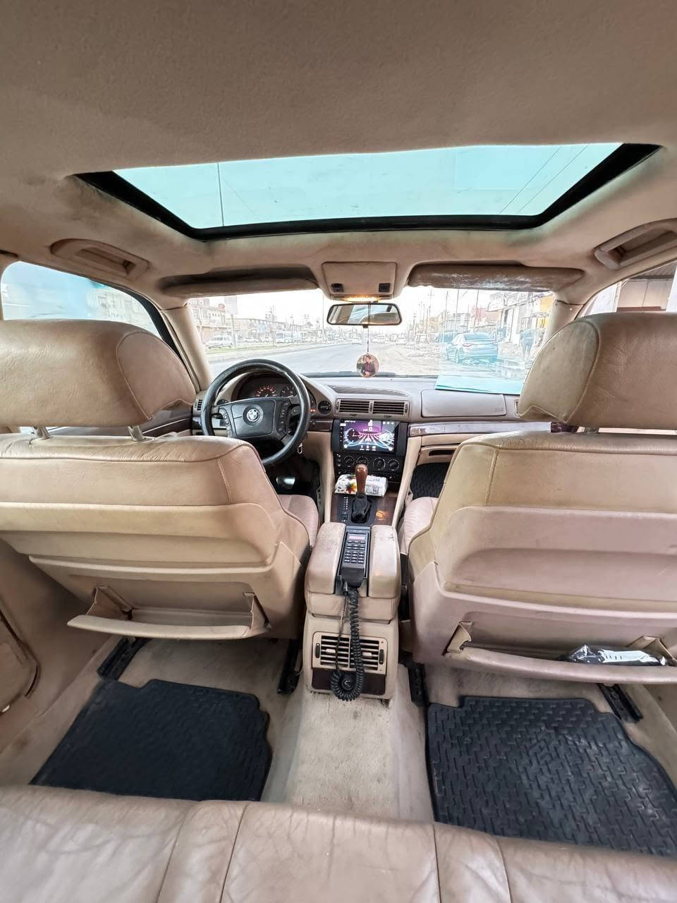 السلام عليكم
BMW___E38___740i

موديل 1995 محدثه 2000 بالكامل

رقم بغداد بسمنه تحويل ثاني يوم
 سيد قصي شبر صادق شبر سيد لؤي شبر باقر الموسوي محمد شبر 
ABS شغال
شاشه اندرويد مع مضخم سماعات
فتحه بانورما
تخم تاير جديد
مكينه وكير جدد
تبريد ثلج
جنطه شفط
مصبوغه للجماليه
لايت زنون
حداديه جديده
مكان نجف
رقم ***********
