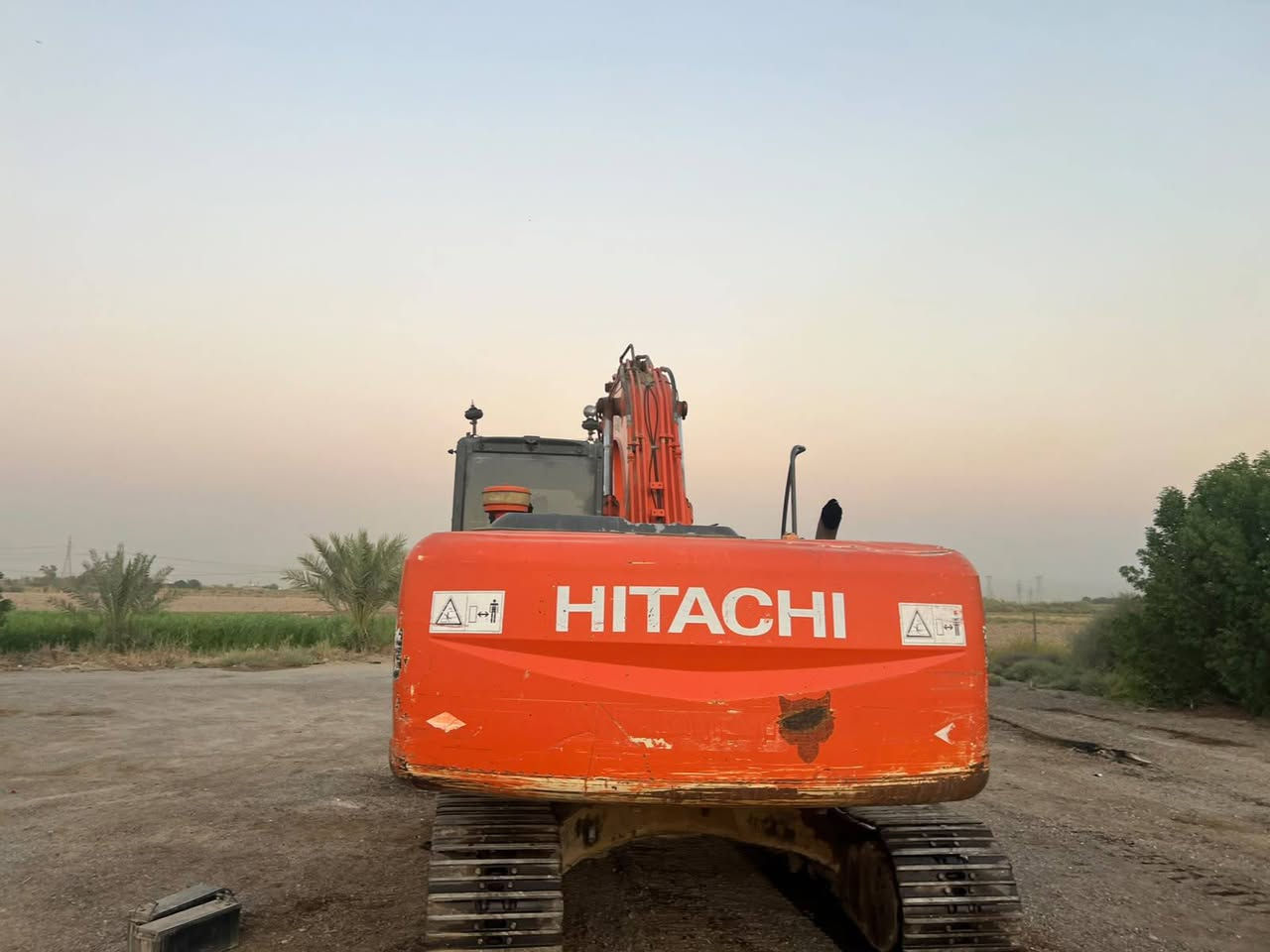 سلام عليكم البيع حفارة زت ثري رقم واسط مكفوله كفاله عامه جاهزه العمل مأسسة جك همر حجم ٢٠٠ موديل ٢٠١٠ ماناقص شي بيه  ***********
