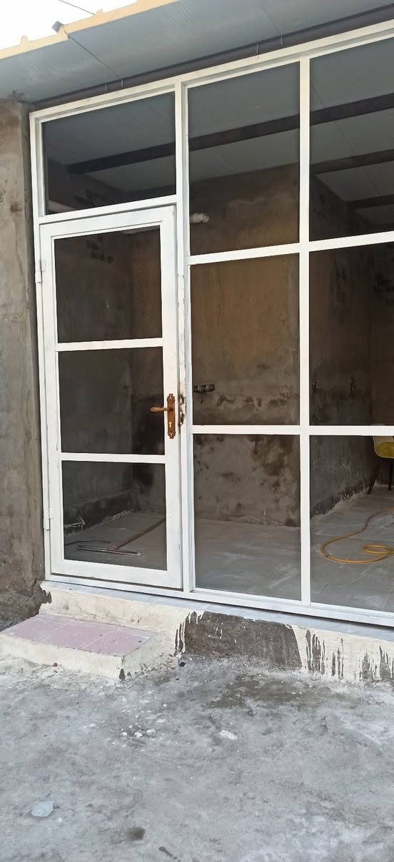 جام خانه جديده وحديد ثقيل قياس 3*4 بلا جام بعدهي للبيع سعره 300 مع مجال قليل
