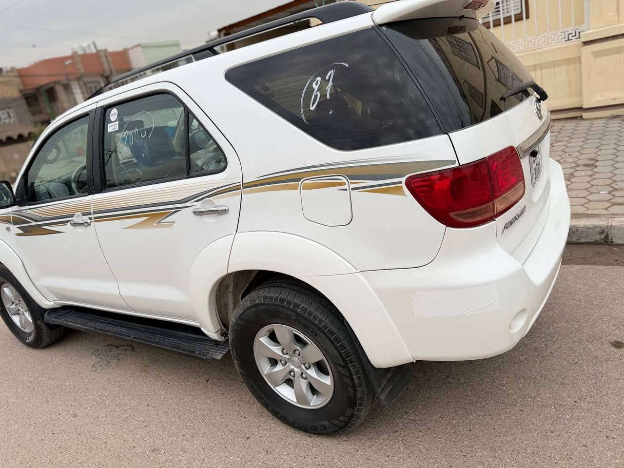 للبيع موديل 2006 محرك ستة سلندر سنوية ورقم جديد بيهة باب صبغ فقط كير محرك حدادية تبريد كل شي كفالة فور ويل شغال جاهزة بدون اي نقص السعر 128 المكان نجف ***********
