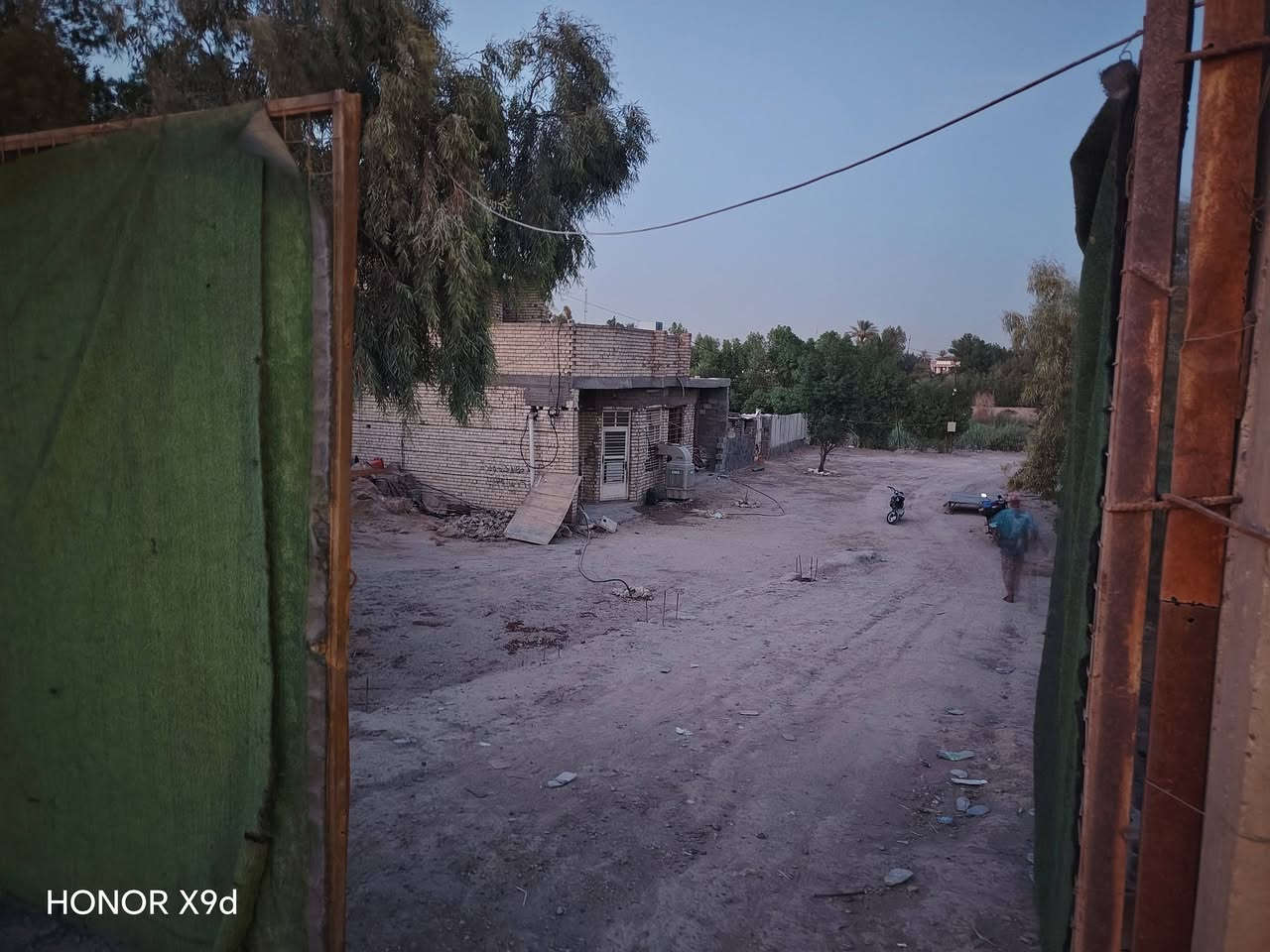 🏡 فرصة استثمارية مميزة للبيع في بغداد
📍 الموقع: بغداد – قرب جسر الحديدي، مال كرغولية، صوب منطقة الأمين.
✅ أرض شاطئية بمساحة 1750 م². ✅ تحتوي على بيتان، مناسبة للسكن أو للاستثمار أو للتأجير. ✅ واجهة 33 متر × عمق 58 متر. ✅ موقع حيوي وسهل الوصول.
💰 السعر: 145 مليون دينار (قابل للتفاوض للجادين).
📞 للاستفسار والمعاينة: *********** اتصال أو واتساب.
لا تفوّت الفرصة، العقارات المميزة بهذا الموقع نادرة.
#بغداد #عقارات_بغداد #بيع_أراضي #استثمار #عقار #أرض_للبيع
