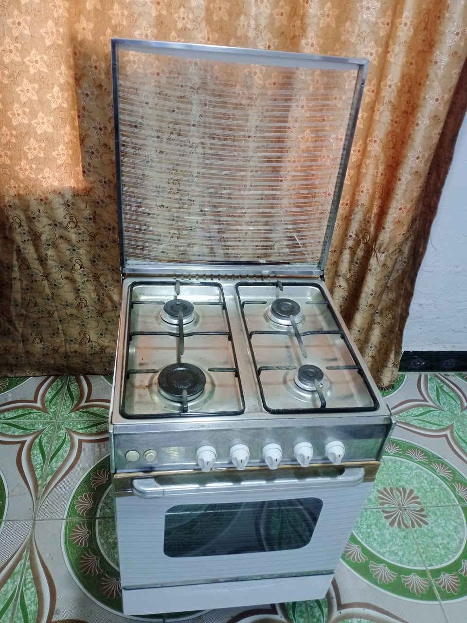 طباخ للبيع • زين القوس
