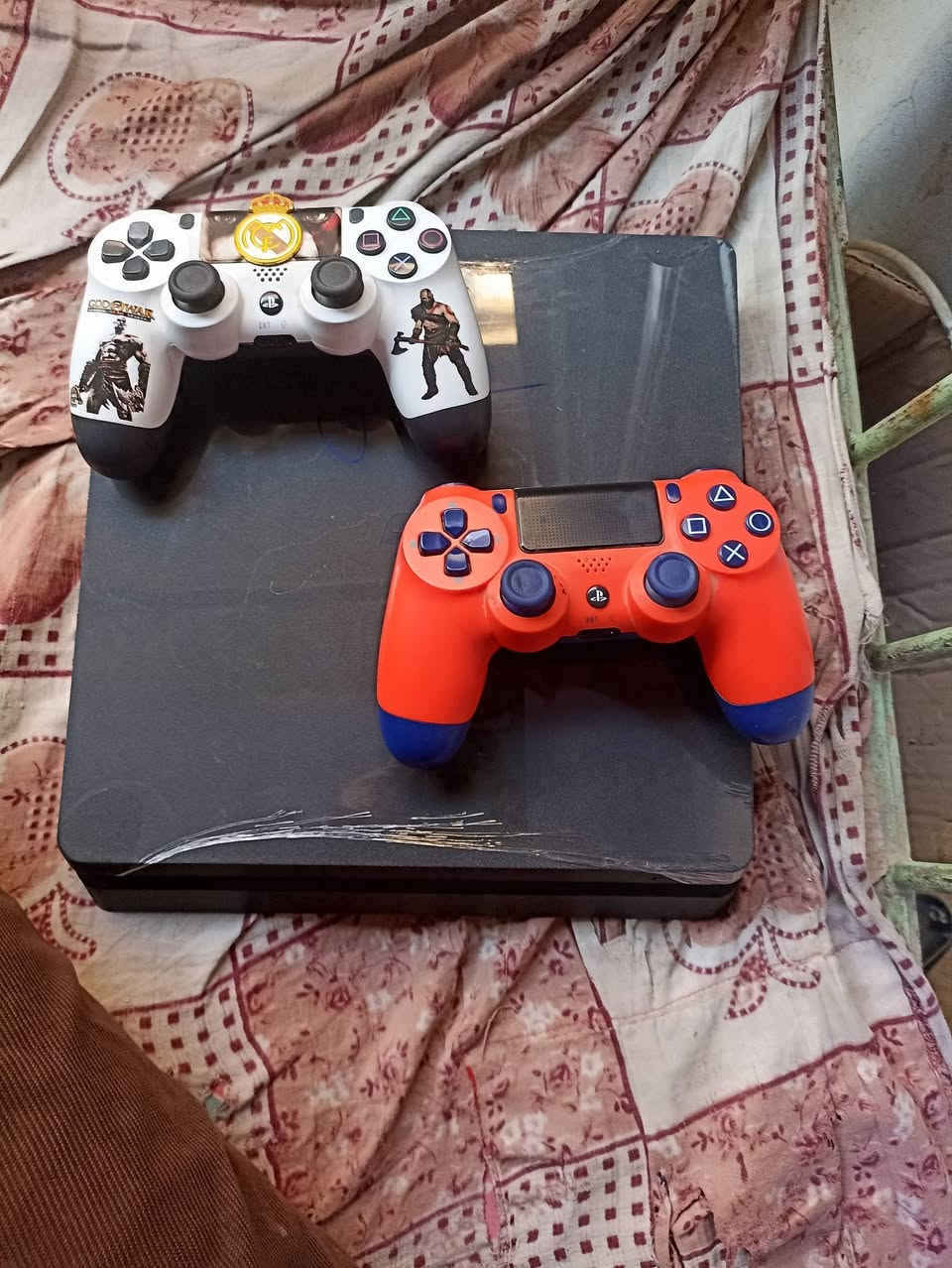 متاح ps4 سلم نظام 9 تيره 1000 كيكا كامل ملحقات سعر 350 مكاني بابل القاسم ***********
