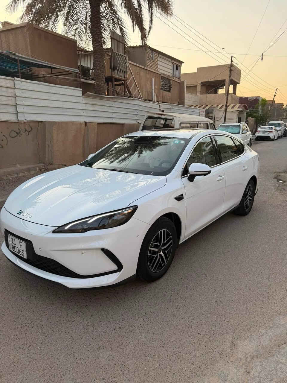 سلام عليكم للبيع او المراوس ب كن L ماشيه ٣٦ الف موديل ٢٠٢٥ داخل ابيض بيها بارد باب خلف سائق كل قليل رقم اتصال وتساب *********** مكان سيارة بغداد شرطة الخامسة

