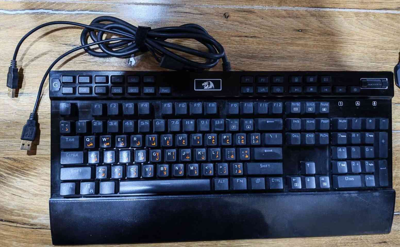 للبيع، 2 كيبوردات redragon

الاول، redragon yama k550
حجم 100%
سويتش بنفسجي tactile، مع لزگات عربي انگليزي على الكابس
شغال بشكل كامل، حالته مثل ما مبين بالصور بيه من اجزاء الwrist rest مكسورة
يجي وياه سويتشات الاحتياطية 5 شغالات كلها
السعر 35 الف

الثاني، redragon fizz rgb
حجم 60%
سويتشات شفافة linear (صوت الclick مالتها ناصي)
الكي كابس شفافة، استخدام قليل و كلش نظيف ما بيه اي عيب شغال بشكل كامل، يجي وياه الكارتون و 4 سويتشات احتياط
السعر 25

مكاني ناصرية، توصيل متوفر
انطي باي واحد منهن ضمان يومين و اذا تاخذهن ثنيهن التوصيل على حسابي
***********، متوفر واتس
