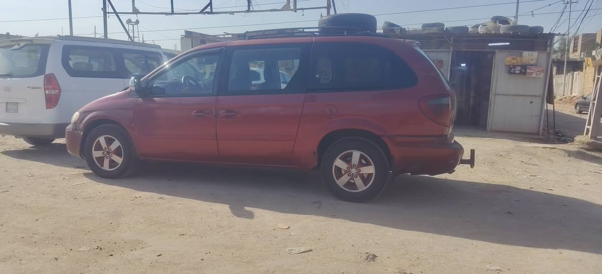 دوج كرفان رقم بغداد بسمي ٢٠٠٦ طويله سبعه راكب ثلث قطع تبريد بيبان كهرباء كشنات بلع منفصل محرك ٣٣٠٠ توني شاده صار عشر تيام وكير وحداديه توني نافضها نفض كلها مكفولات باتري تايرات كله جديد فتحت فيتبم عبوه كامله جديده وحده حتياط مخليها بسياره السعر ٦٠ وبيها مجال او مراوس حسب القناعه مكاني نجف ***********
