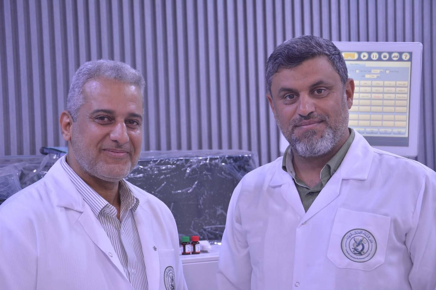 قصة نجاح تُكتب بدقة وثقة.. هنا مختبر الشفاء في قضاء الحي 

 ✨🥼خلف كل تشخيص دقيق، وكل خطوة نحو الشفاء، قصة نجاح كُتبت بجهد متواصل وشغف لا ينتهي. 
في مختبر الشفاء، لم يكن النجاح مجرد هدف، بل هو رحلة يومية نخوضها بكل أمانة ومسؤولية معتمدين على ملاكاتنا المختبرية المدربة على أعلى المستويات والمهارات الحديثة.لأن صحة مراجعينا هي أولويتنا القصوى، لم نكتفِ بتقديم الخدمة العادية، بل ارتقينا بمعاييرنا لنكون بين الافضل بعون الله تعالى 

 اليوم، نفخر بأن نعلن أن جميع فحوصاتنا ونتاجاتنا المختبرية تخضع لنظام الرقابة الجودة (Quality Control) المعتمد من قبل شركة رندوكس (Randox) الإنجليزية العالمية 🇬🇧، وجاءت كافة نتائجنا مطابقة تماماً وبأعلى درجات الدقة لمعايير الجودة العالمية لهذه الشركة العريقة.هذا التميز لم يأتِ من فراغ، بل هو ثمرة التزام كادرنا المبدع وأحدث التقنيات التي نوفرها لضمان راحتكم وثقتكم.شكراً لثقتكم المستمرة بنا.. مختبر الشفاء، رائدون في الدقة.. شركاء في العافية. ❤️🩺

تحيات مختبر الشفاء للتحليلات المرضية في قضاء الحي 

دوام المختبر من الساعة السابعة صباحا لغاية ال11ليلا بدون انقطاع وطبعا خدمة السحب المنزلي المجاني متوفرة 

قضاء الحي/ شارع الأطباء/ مجاور صيدلية الغراف 

للاستفسار التواصل عبر صفحة المختبر او رقم موبايل المختبر

 ***********

بإدارة وإشراف الدكتور الاختصاص حسنين خضير البدري 
دكتوراه في التحليلات المرضية/ المناعة السريرية
