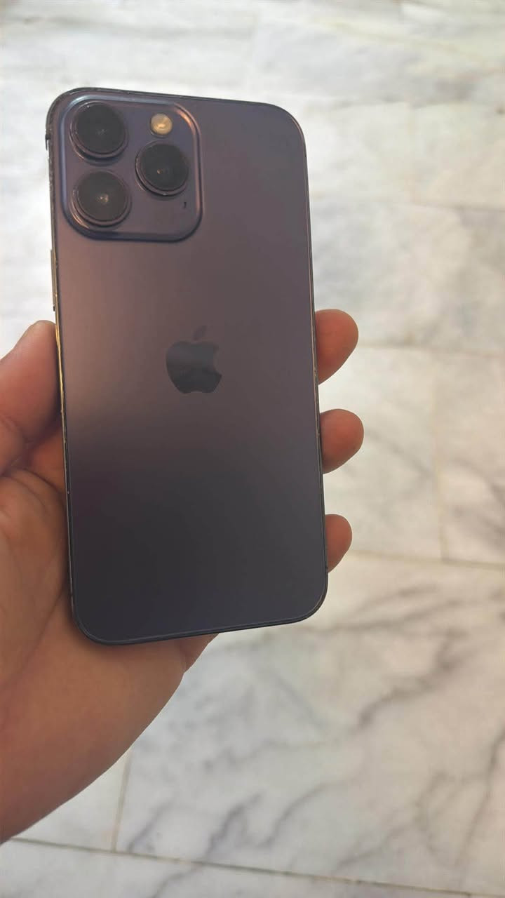 ١٤
برو ماكس
مبدل شاشه وبيها نقطه مو واضحه
مبدل ضهر وبطاريه والدكمة القفل عطلانه والسماعة الداخلية الاتصال
الجهاز شغال وكامل للبيع او مراوس
ذاكره ٢٥٦ 
بطاريه ١٠٠
***********
