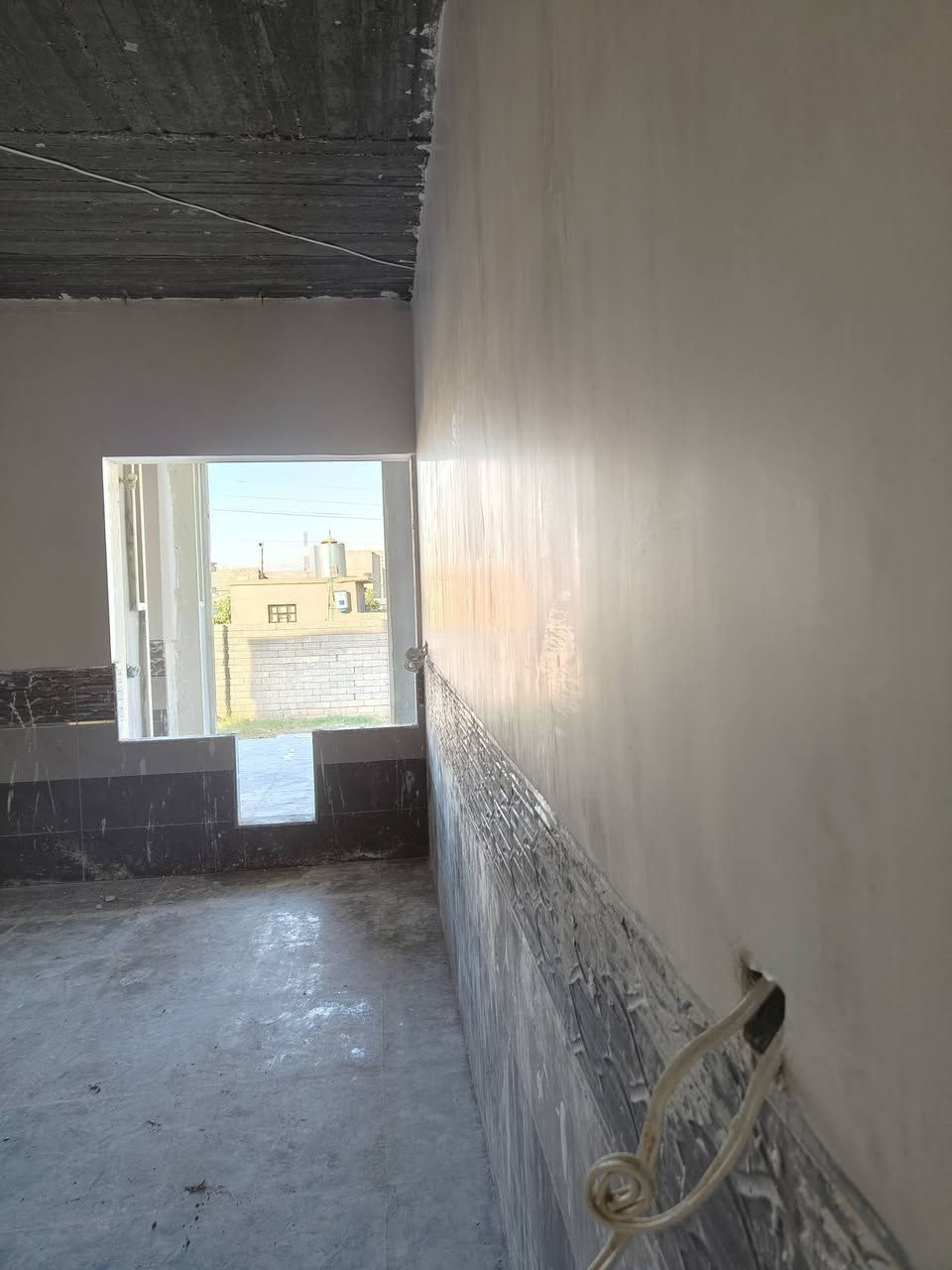 كادر لبخ جص من الموصل سعر متر ب 3 مصرف علينه شرط مساطر حايط جام
وين تريد شوف شغلي حاضر خابر ودلل وما يكون خاطرك الى طيب اسطوات 5 عمال 5 رقم ***********
