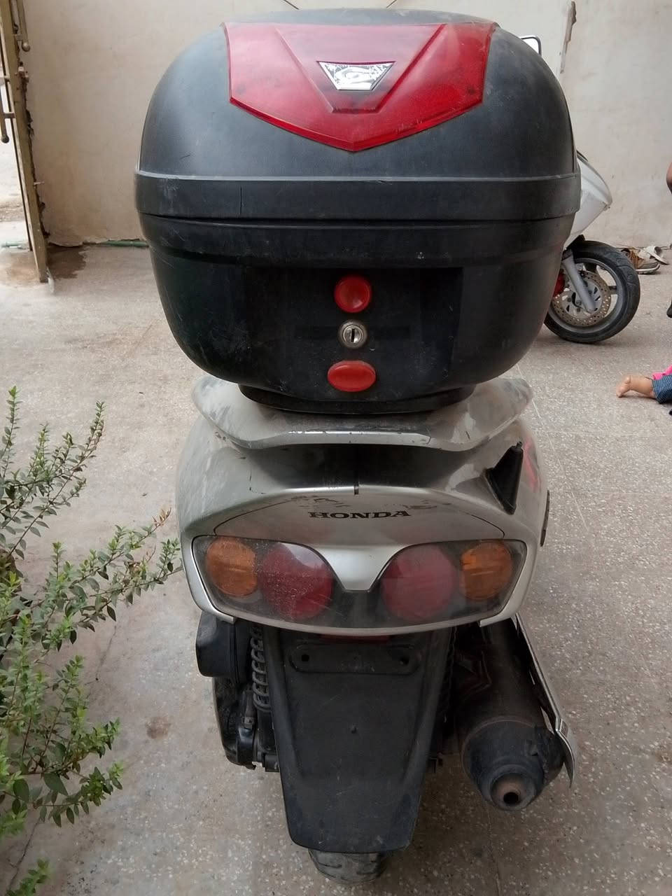 ٢٠٠٦ • ما تشتغل • كابريتر