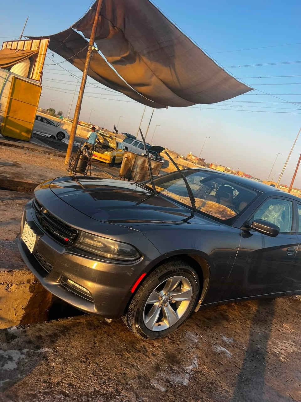 سلام عليكم جارجر للبيع موديل 2016 اصل سياره وراد امريكا بجم كبس بيه باب السايق مبدل او الباب الوره مرشوش جماليه الباقي كفاله كير محرك كله كفاله  سياره مكفوله لغد او شواصي محرك 3600 مواصفات SXT شاشه جبيره كشنات كهربائي تخم تايرات جديد حداده جديده رقم بصره بسمي تحويل ثاني يوم مكان السياره البصره سعر 168وبيه مجال ***********
