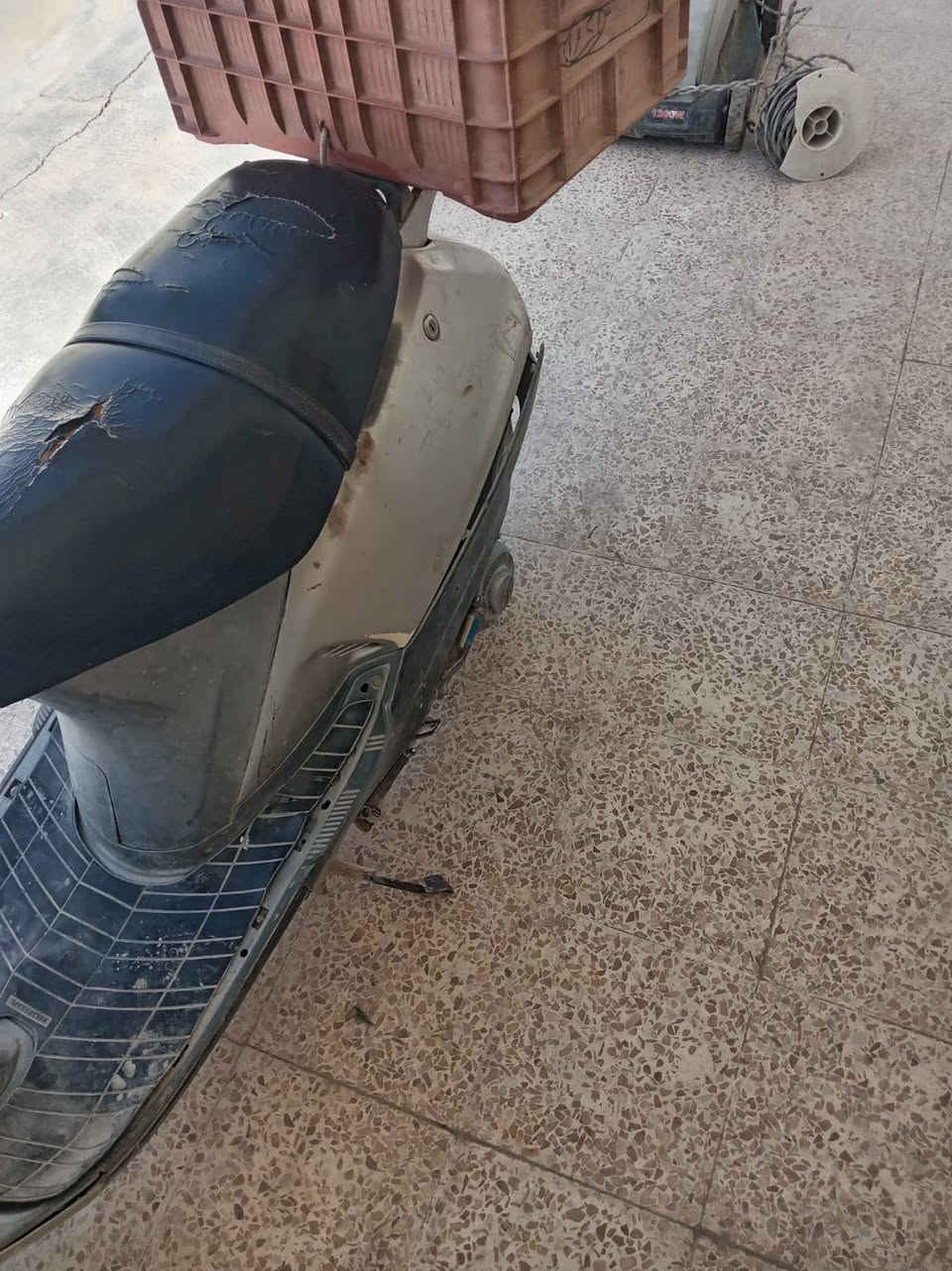 السلام عليكم  ليدي عادي للبيع سلف شغال للاستفسار الاتصال عل الرقم ***********
