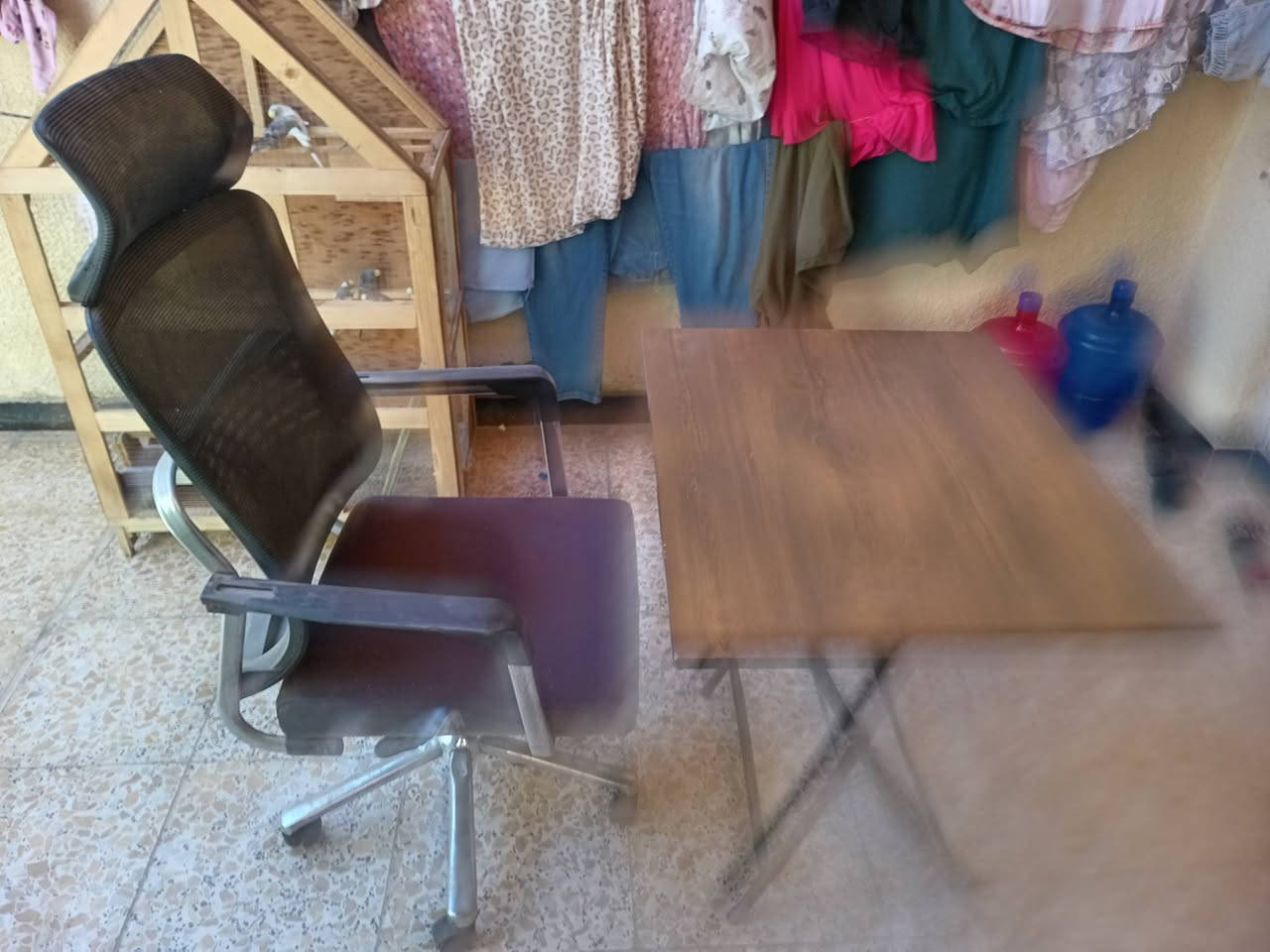 ميز وكرسي للبيع بغداد الشعب ٦٥ الف توجد خدمة توصيل
