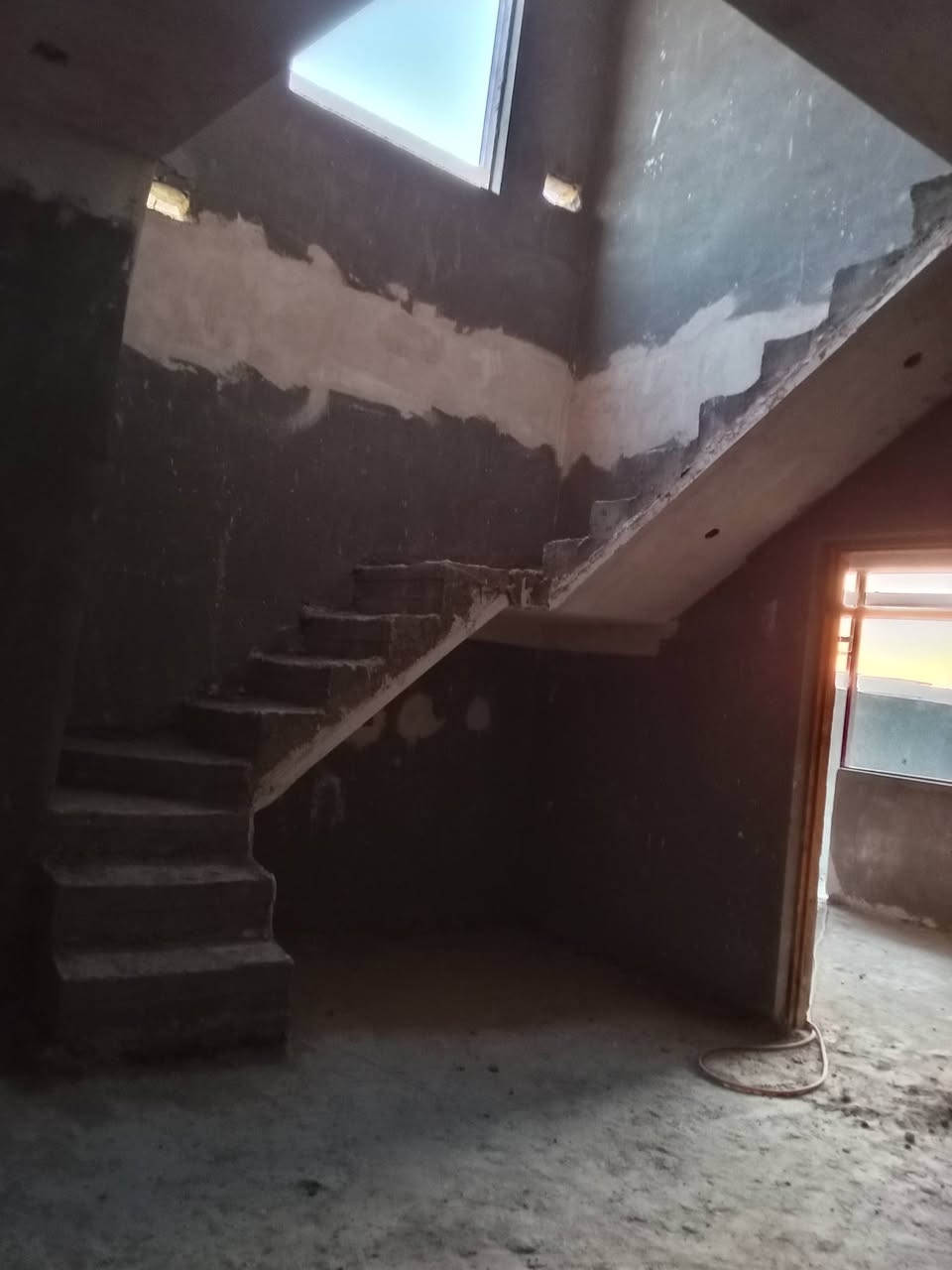 سلام عليكم
بيت للبيع 200م بناء حديث درجه اولى مطابخ حار بارد غرف ثنين صاله كبيره ستقبال جبير صحيات داخلية وخارجيه كراج  نقص البيت بيبان وسراميك من كلشي جاهز  وكلشي بصور  المكان  على الحولي مالت الاسكان الصناعي قريب على شارع العام تقريب 500متر  منطقة هدوء وخدمات الاستفسار ***********
