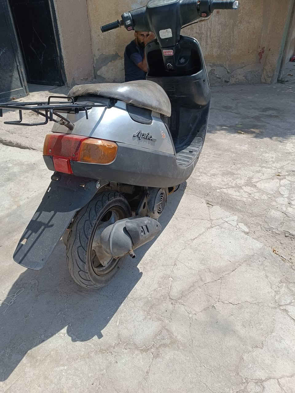ماطور بوتين شرط شغل تحريكه ومعدل  درع اصلي كله شرط اصلي تعمير فقط بستن  كصه وحده  نضافته 90 بلميه 
.....سعر 250  مكان حي سومر قرب ساحت الغاز ***********
