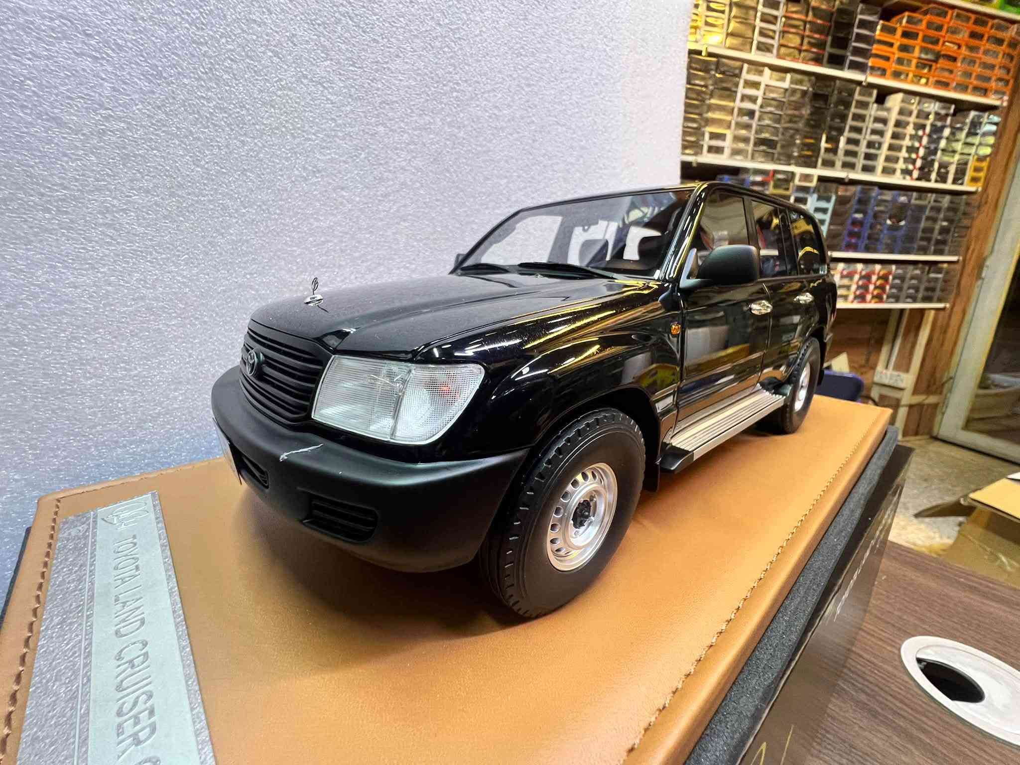 نموذج جديد وأصدار خص نص
أنتاج محدود وصنع خاص
تيوتا لاندكروزر.   Toyota Land Cruiser 1998
القطع معدوده ومرقما ترقيم 
نموذج بمقياس 1/18 لون أسود
للحجز التواصل على العنوان والارقام التاليه

بغداد/ الصالحيه مقابل الخطوط الجويه العراقيه /مجاور مطعم اليث/محل عالم النماذج المصغره/***********
