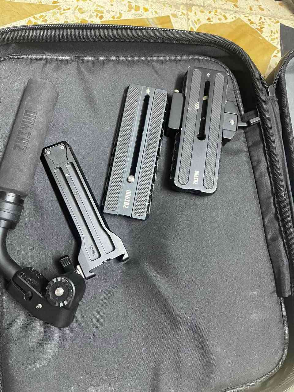 للبيع ‼️‼️جيمبال كرين فور من شركة زايون يتحمل وزن حتى 6kg  مستعجل عليه الشراي يتصل على رقمي كبل 
*********** بغداد, العراق
