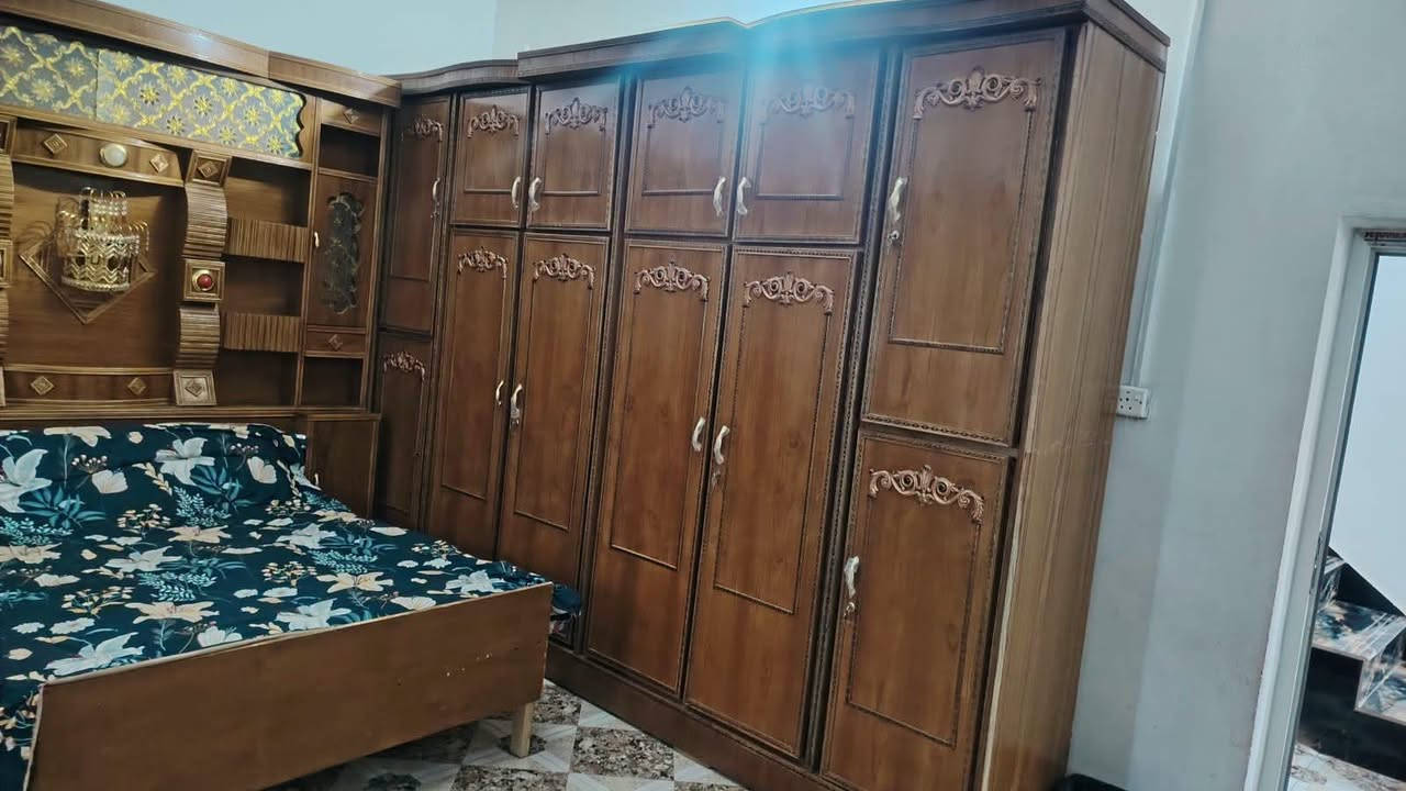 مكلف بالنشر غرفه نوم نظيفه فول صاج داخل خارج  السعر 850 وبيه مجال ***********
