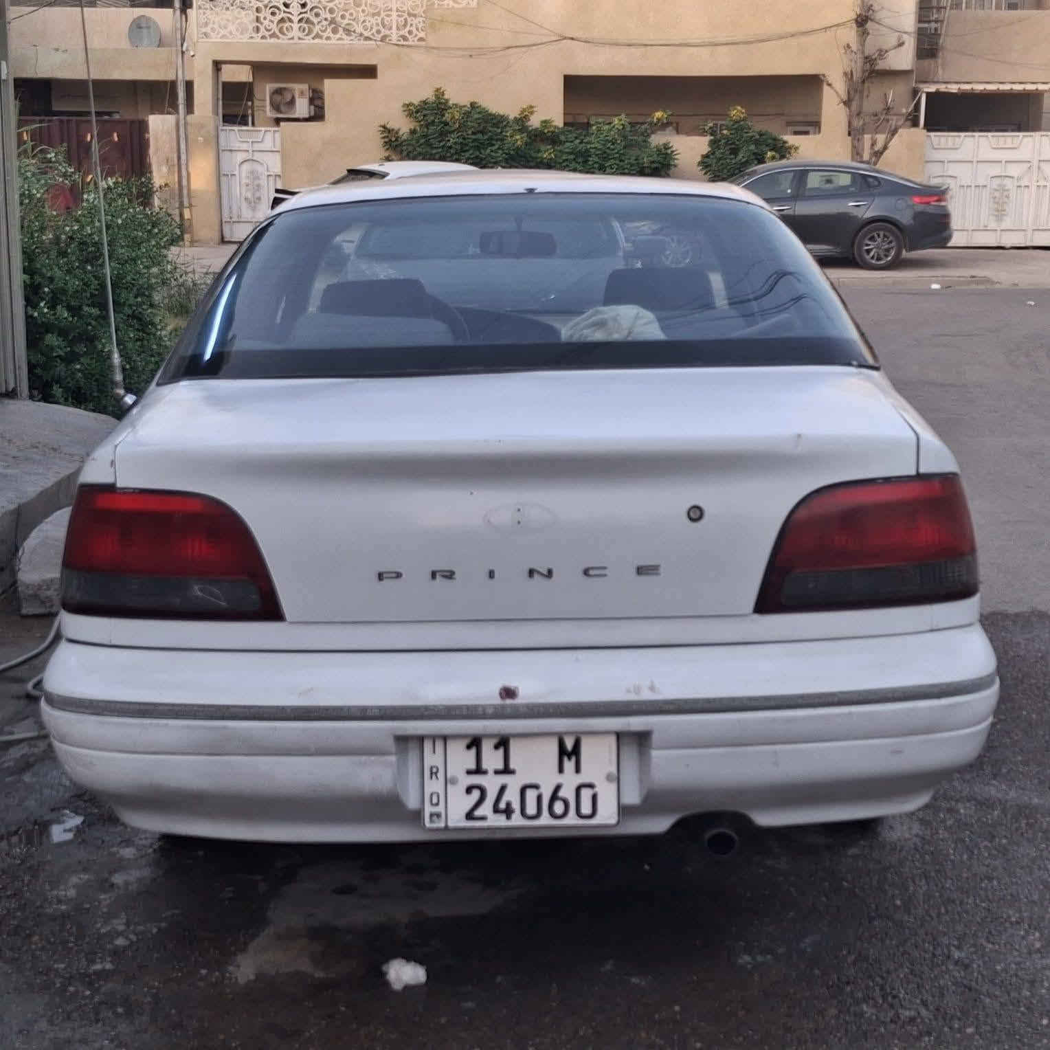 سلام عليكم
برنس فراشه موديل 1996
كير محرك نضيف
كير اتوماتيك محرك مفتوح
بدون خياسات 
تخم تاير جديد باتري جديد
السعر:32
العنوان بغداد العامريه
***********
