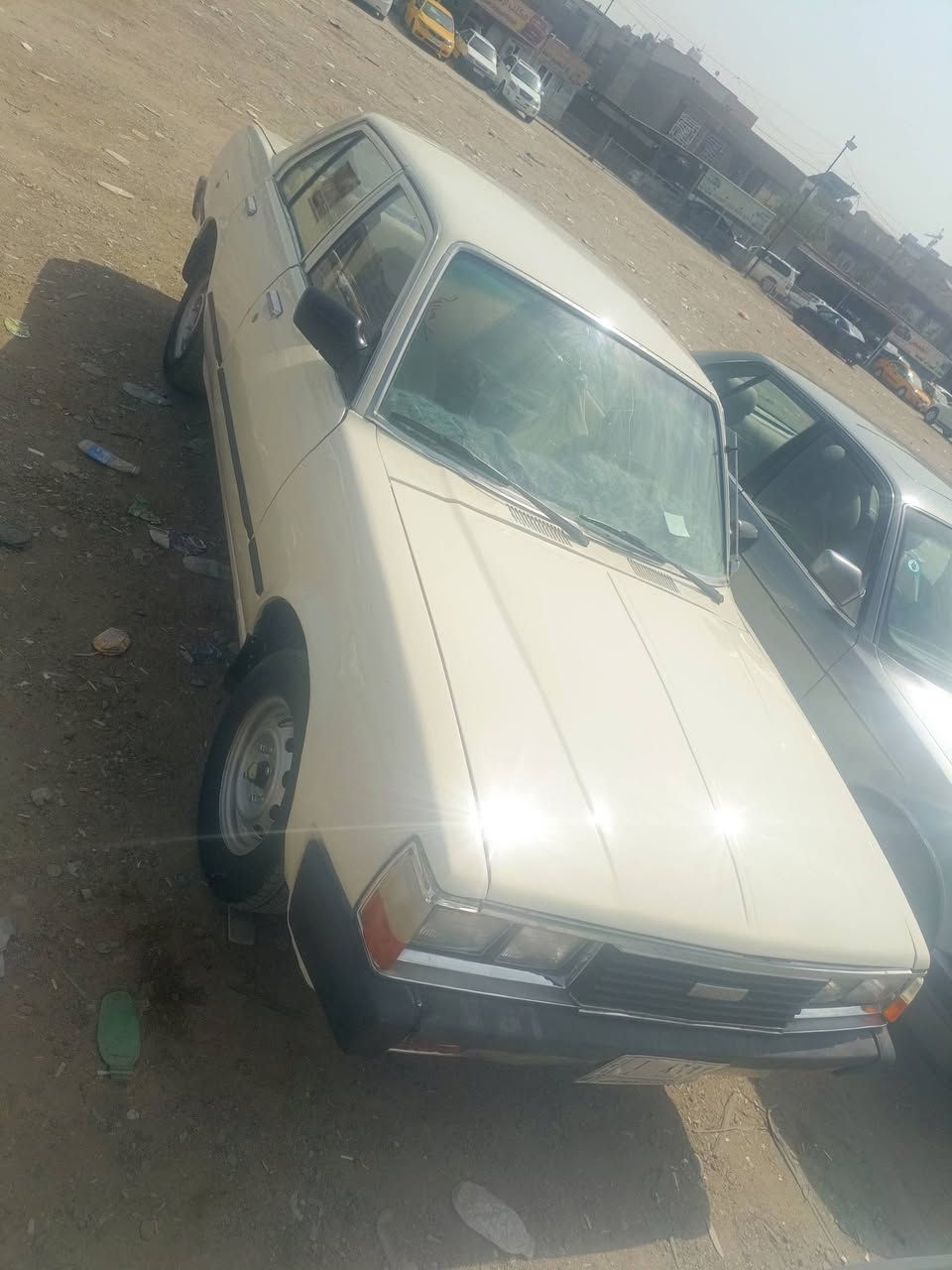سلام عليكم للبيع فقط كرونه موديل ١٩٨١ تعمير جديد من كلشي تخم تاير باتري راعيها يريد تحويل رقم مميز ٤ أرقام ديالى خصوصي سعر ٤٠ العنوان بغداد *********** شراي يخابر ويدلل
