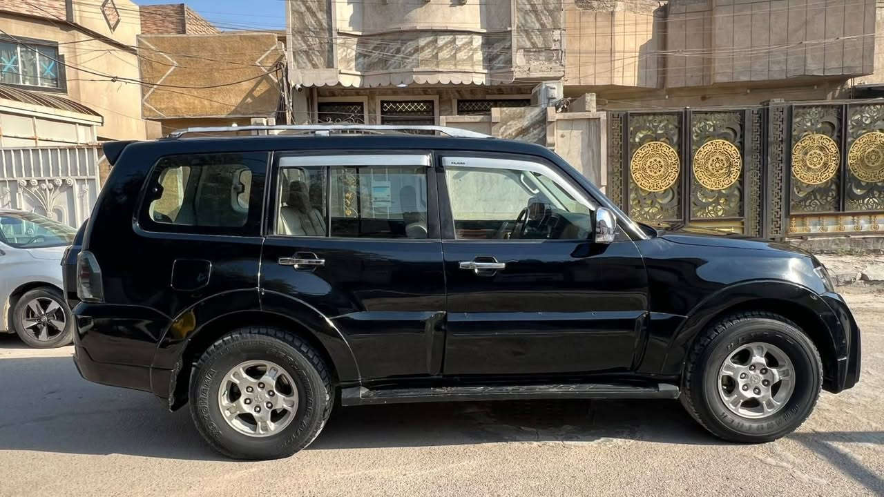 سلام عليكم سيارة باجيرو موديل 2008سيارة جاهزة اي نقص مابيها بيع او مراوس حسب القناعه مكاني بغداد البياع سعر 95وبيها مجال اخوان لحد يراسلني فيس رقمي موجود بنشر بي واتساب رقم الهاتف ***********
