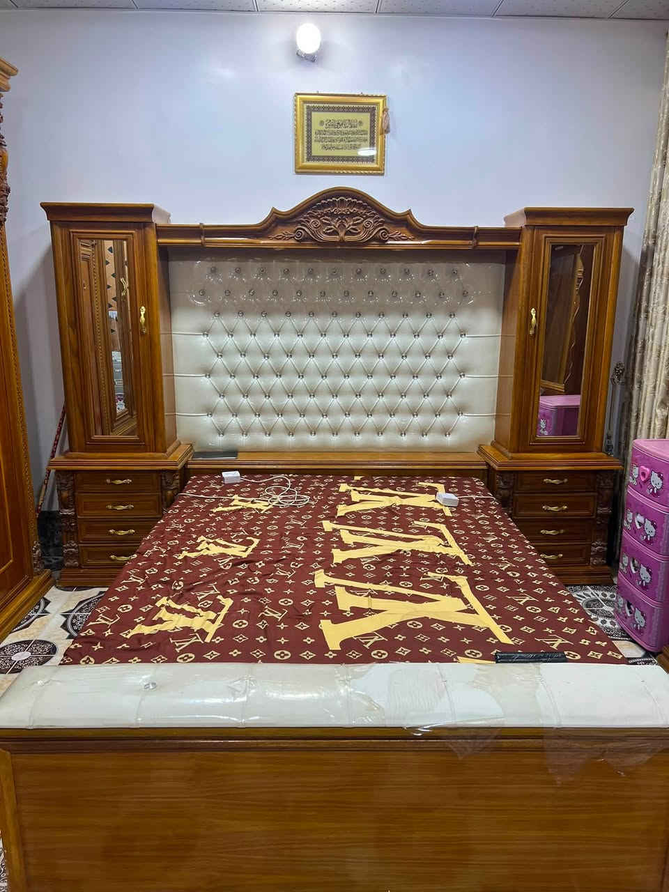 اسلام عليكم
غرفه نوم بعده جديده حطاطه شغل حديثه
تجي وتشوفه بعينك 
بيع مستعجل وبسبب ضروف 
المكان حديثه بروانه تجي تشوفه تقتنع  بيهة بعينك 
***********
