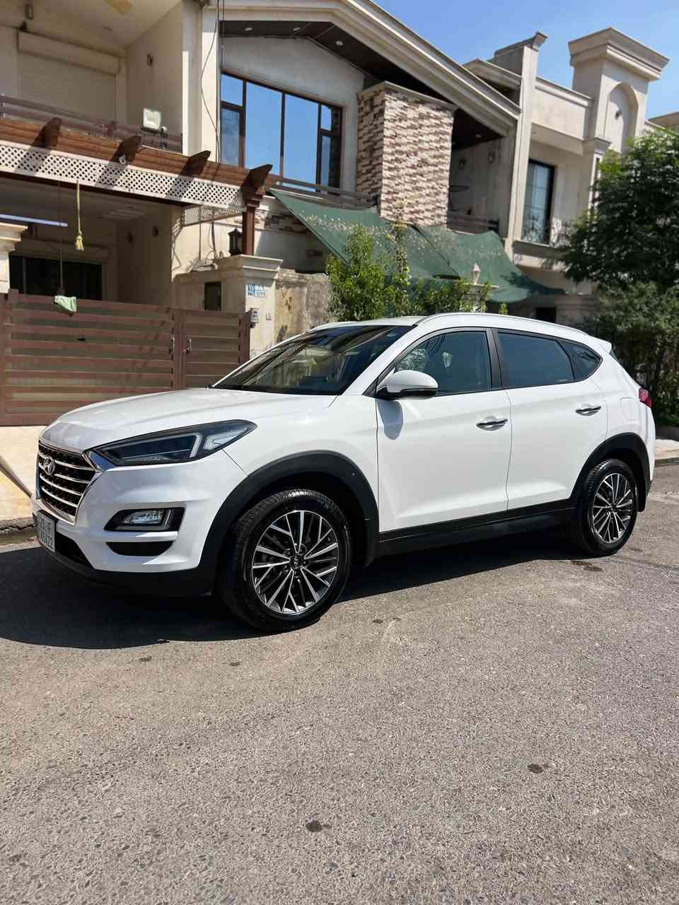 توكسون موديل ٢٠١٩
مواصفات خليجي كوري 
محرك ٢٠ دوش مرغوب 
بدون صبغ باب السايق مبدل بيلادي
شبر تعديل بارد من باب سكن مابين باقي مكفول
السعر 183
مكان اربيل
***********
***********
